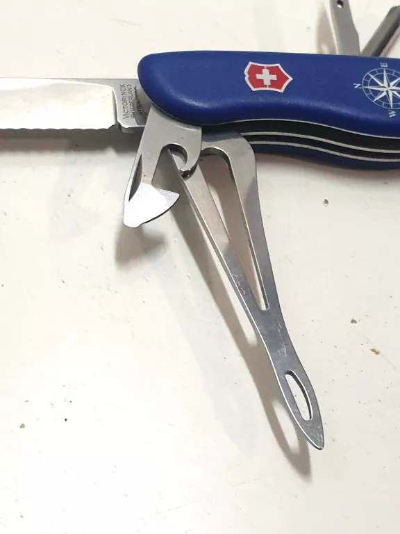 SCYZORYK VICTORINOX BA
