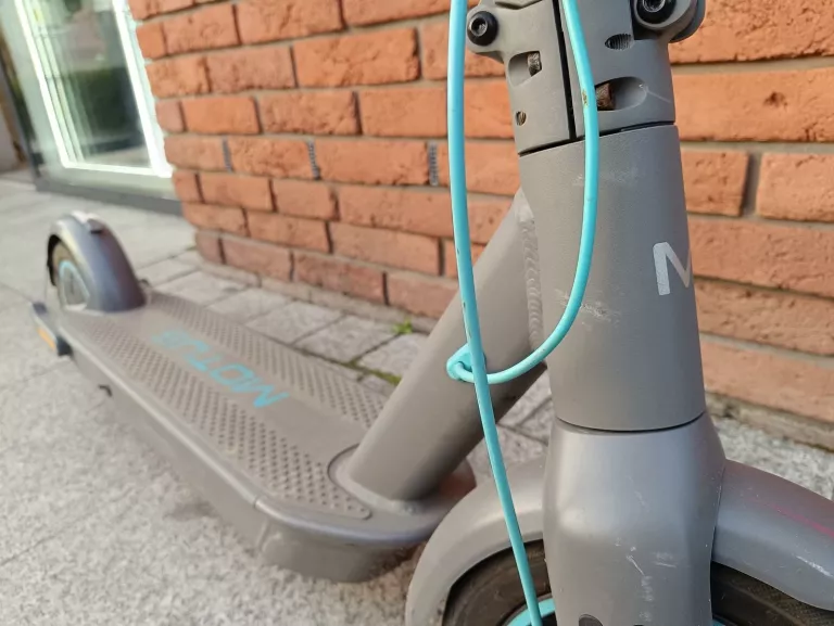HULAJNOGA MOTUS SCOOTY 10 350W ZASIĘG 60KM BATERIA 15AH MAX 20KM/H