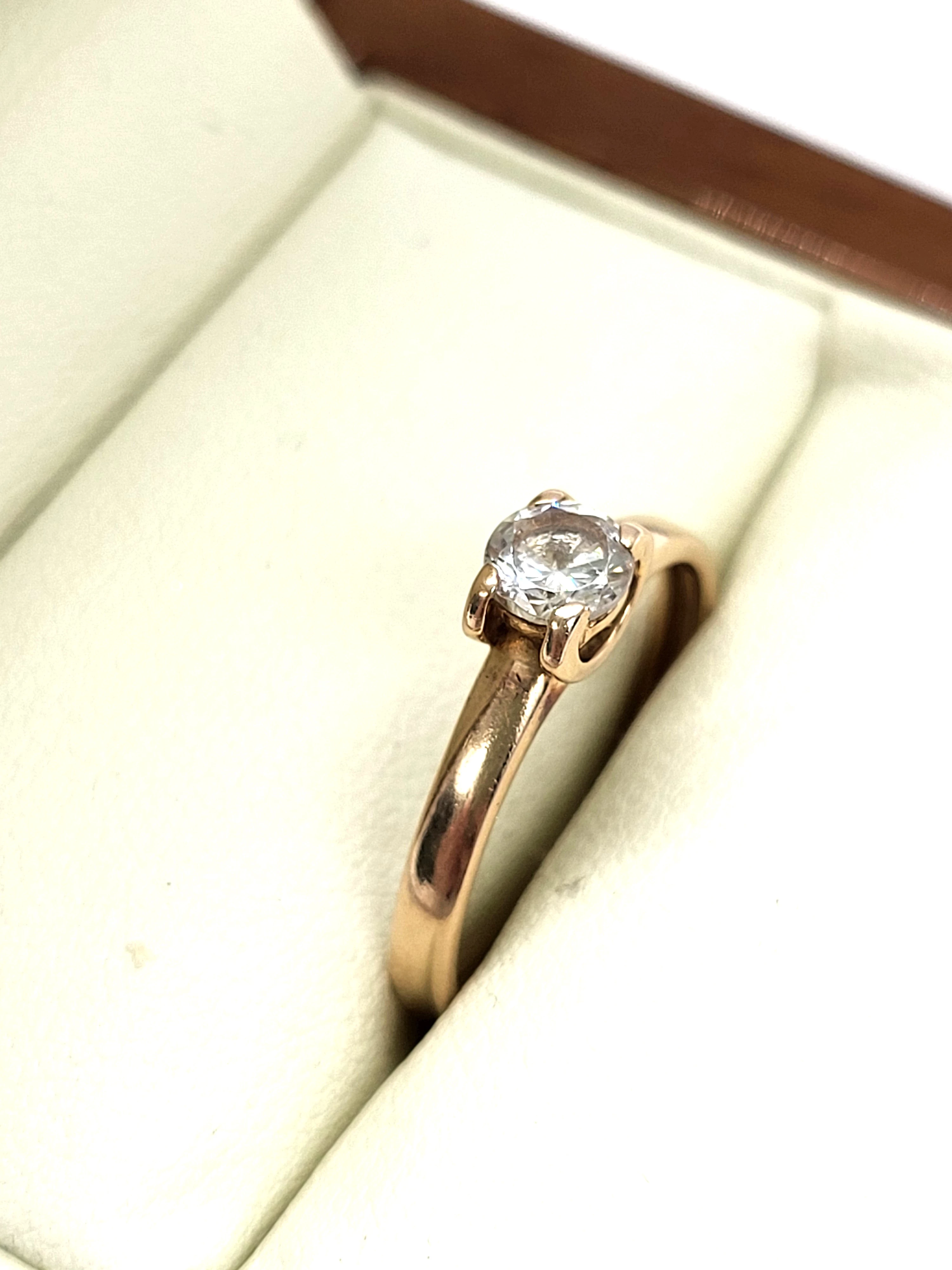 piekny-zloty-pierscionek-155g585-material-15835-2