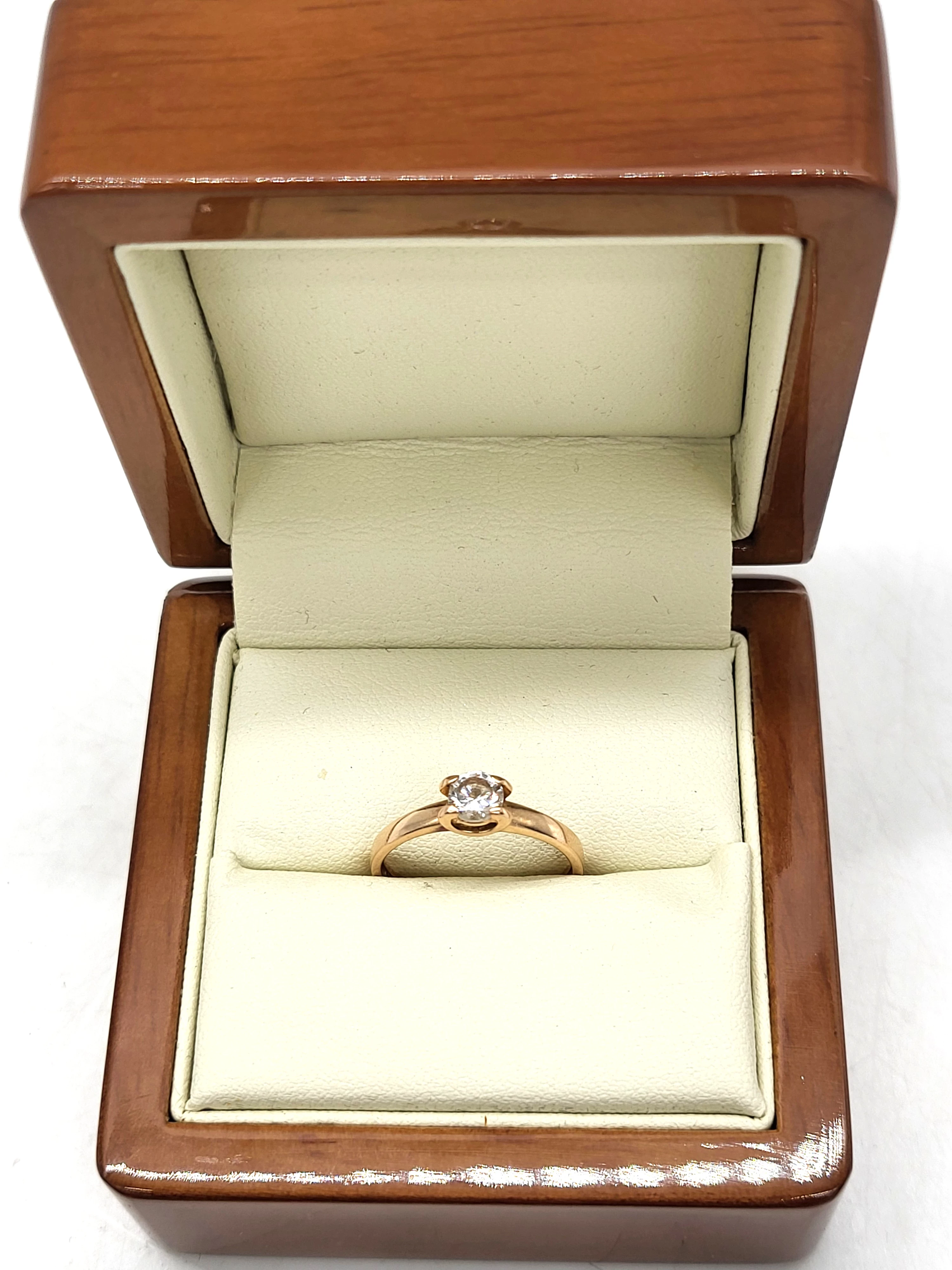 piekny-zloty-pierscionek-155g585-rodzaj-2205-2