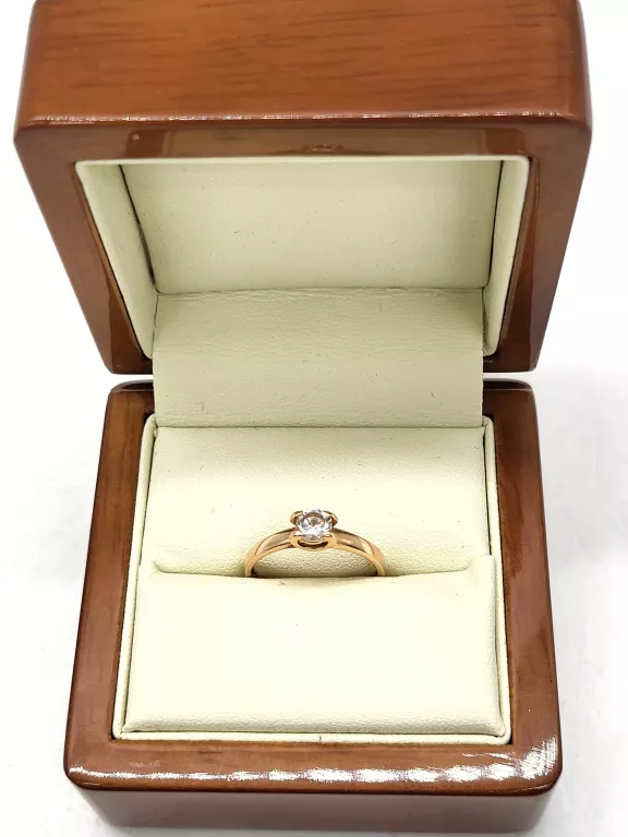 piekny-zloty-pierscionek-155g585-rodzaj-2205-2