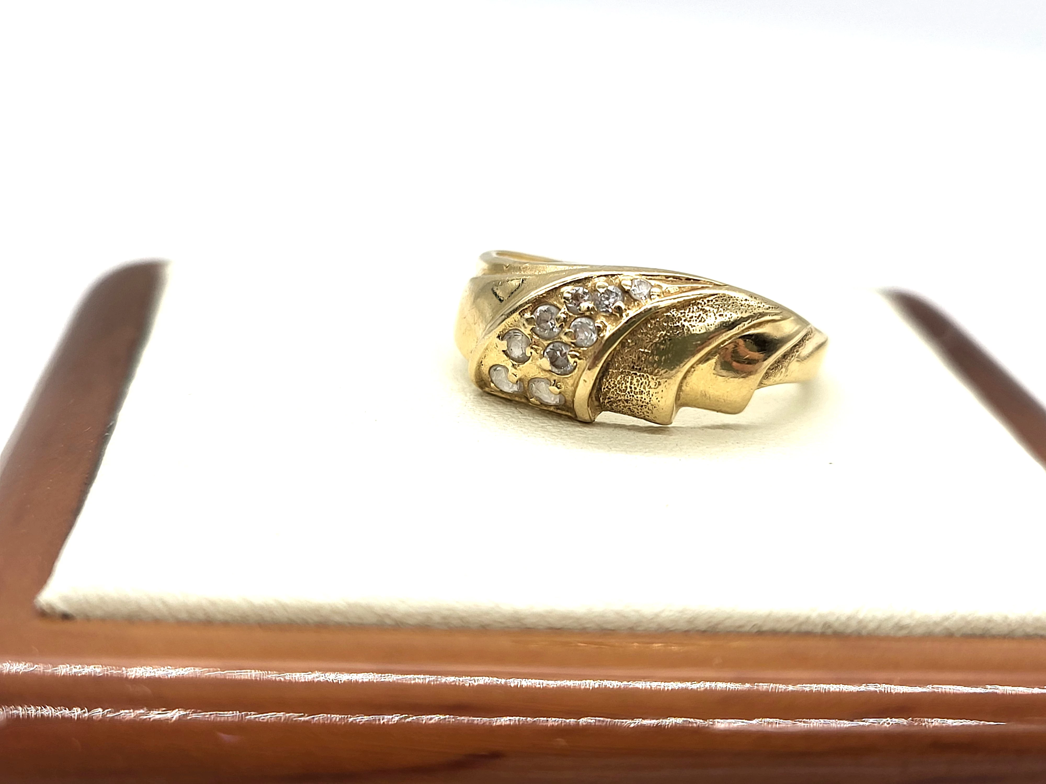 sliczny-zloty-pierscionek-213g585r14-stan-11323-2