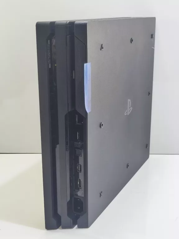 KONSOLA PS4 PRO 1 TB