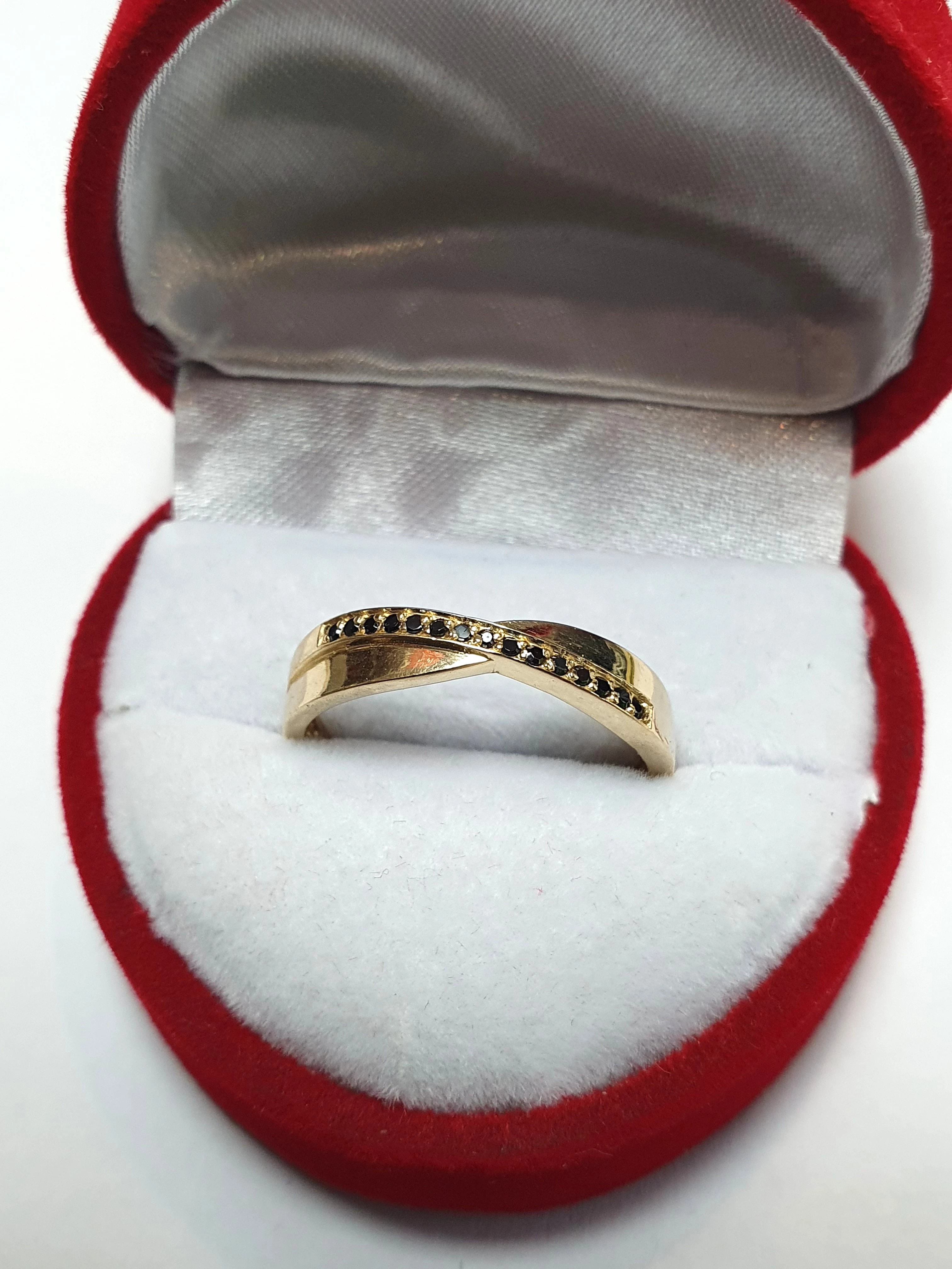 zloty-pierscionek-14k-585-r-17-226g-od-loombard-ean-gtin-pierscionek585