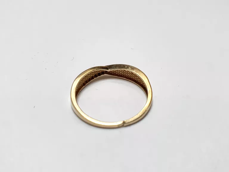 zloty-pierscionek-14k-585-r-17-226g-od-loombard-rozmiarsrednica-wew-mm-372-17
