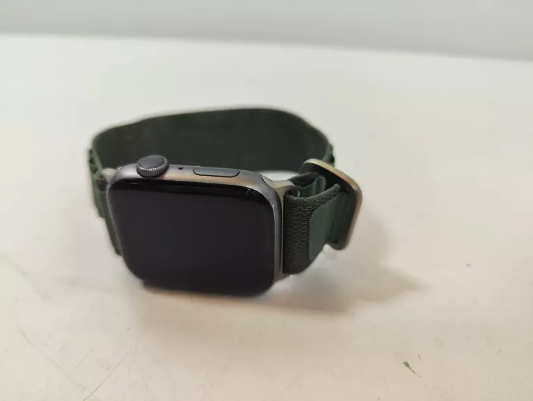 apple-watch-series-4-44m-lad-model-249460-1646256