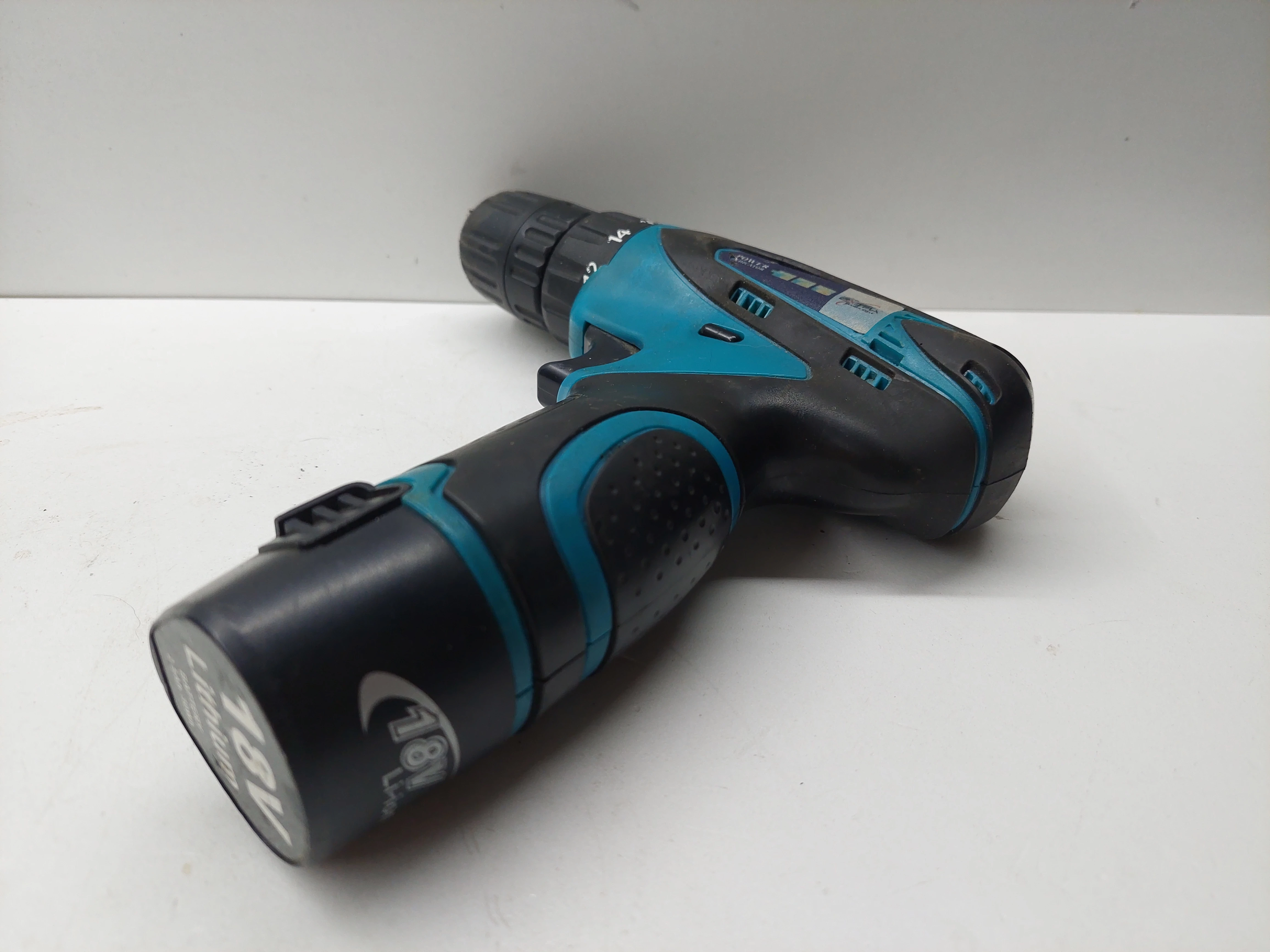 wkretarka-power-ex-8128-2-akumulatory-maksymalna-predkosc-obrotowa-i-bieg-350