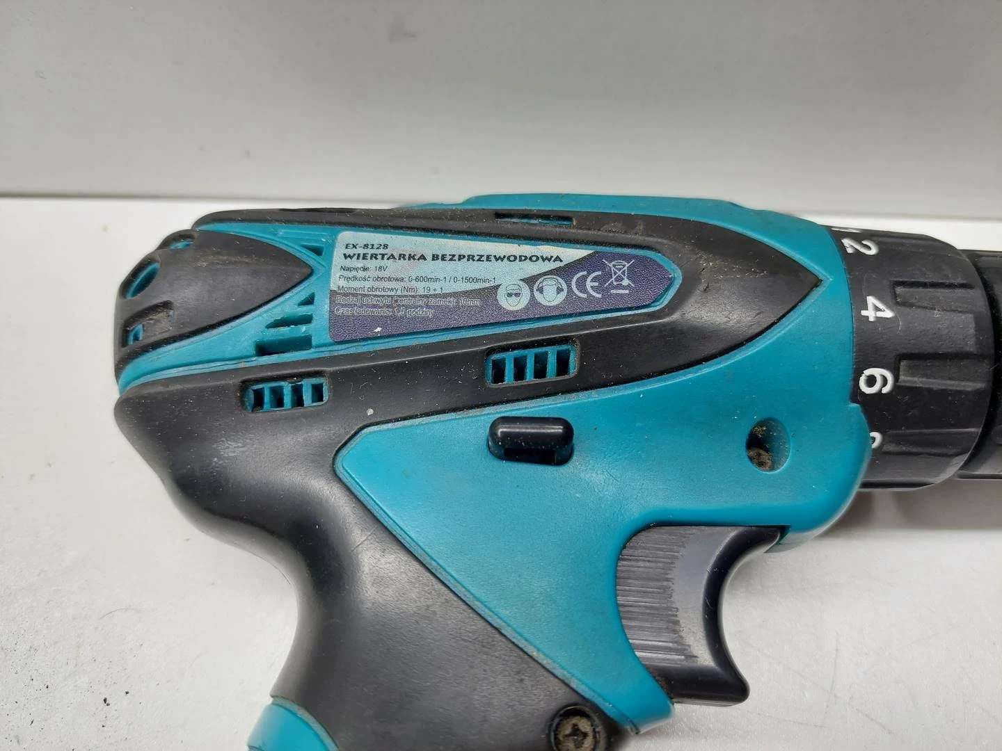 wkretarka-power-ex-8128-2-akumulatory-twardy-moment-obrotowy-2400