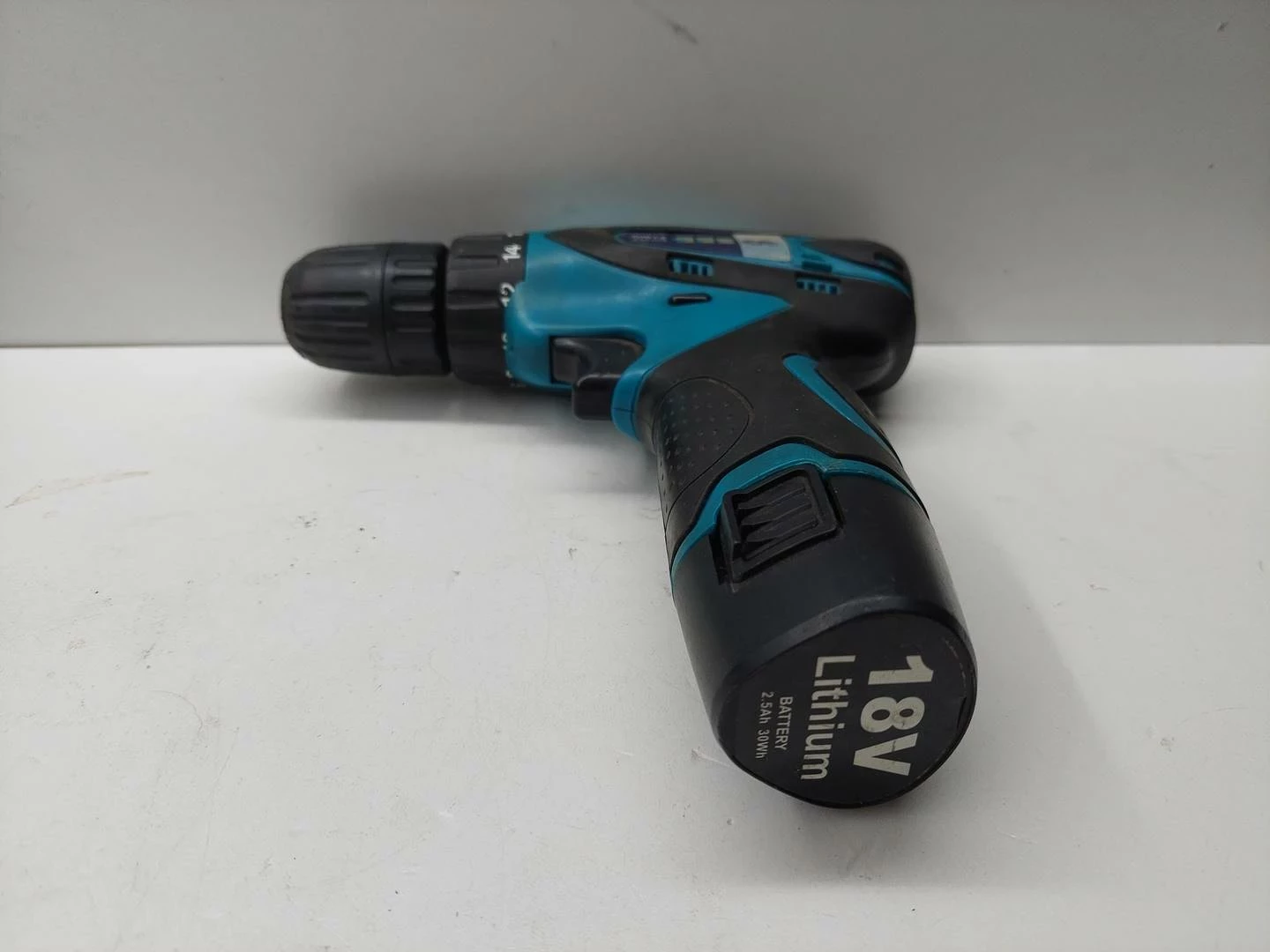 wkretarka-power-ex-8128-2-akumulatory-stan-11323-2