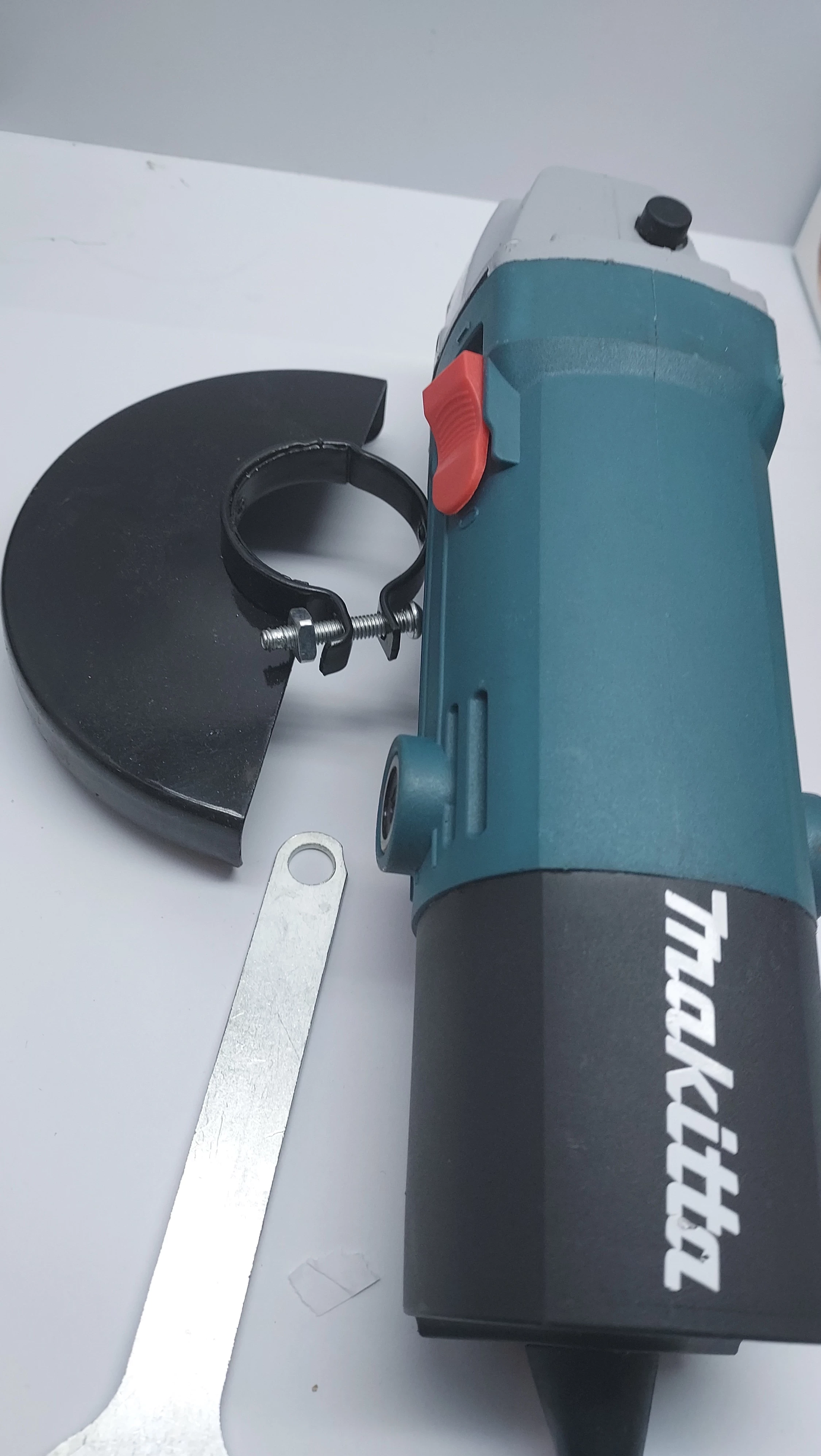 szlifierka-katowa-makitta-barlickiego-47-kutno