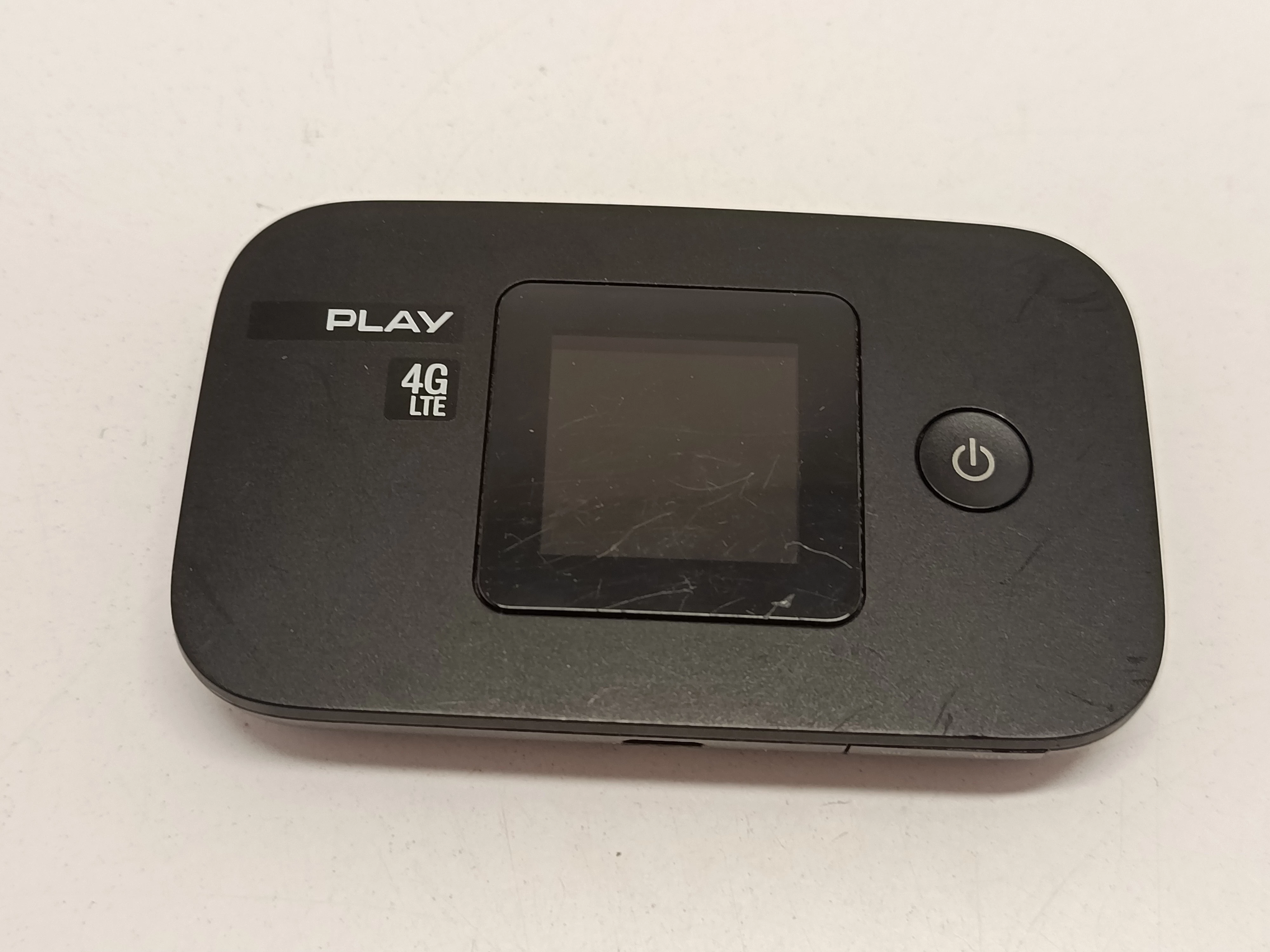 router-huawei-e5377-standard-pracy-bezprzewodowej-4451-8