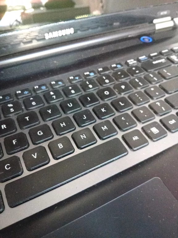 LAPTOP SAMSUNG NP-RC730