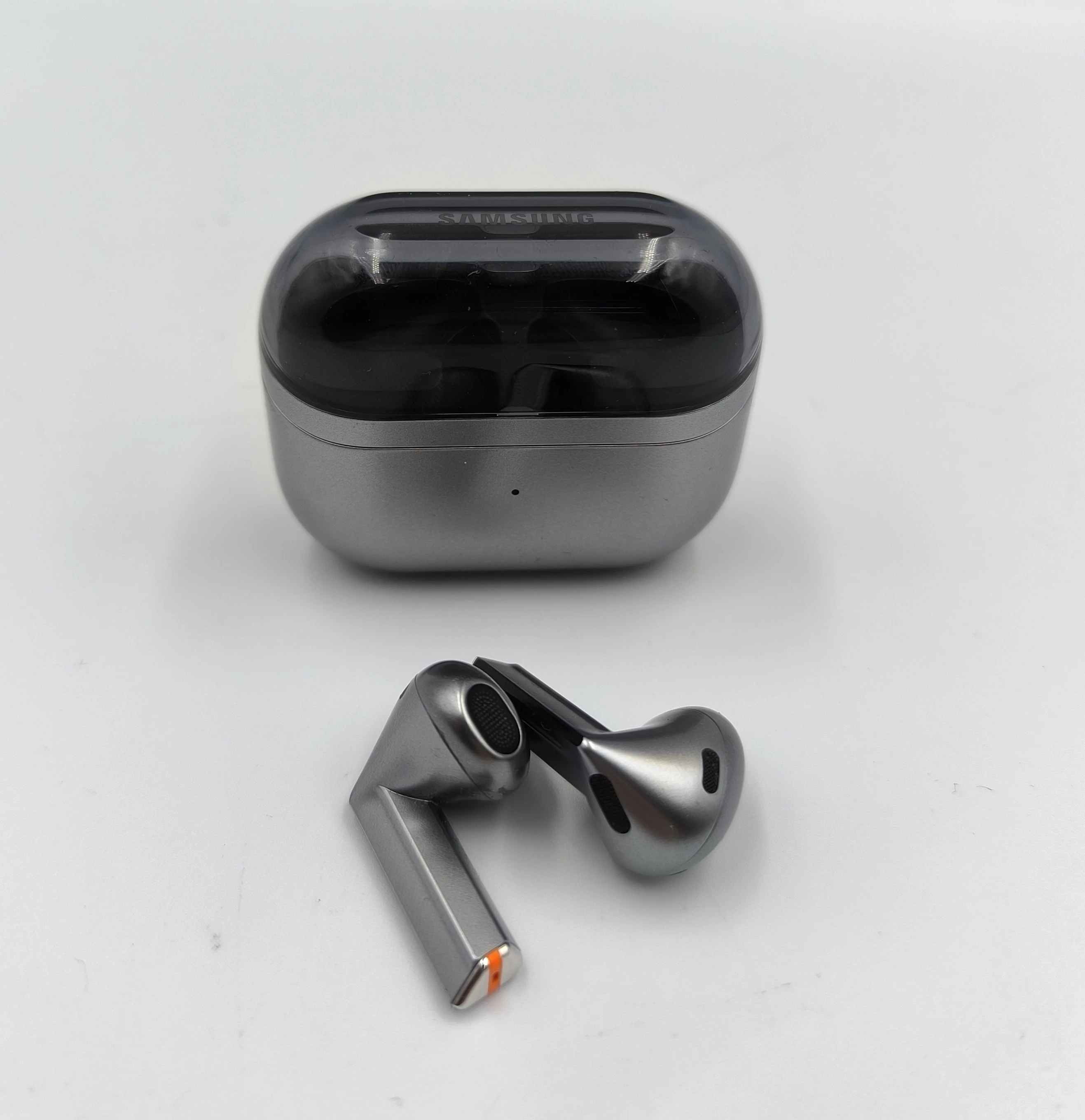 sluchawki-samsung-galaxy-buds3-silver-marka-18812-217997