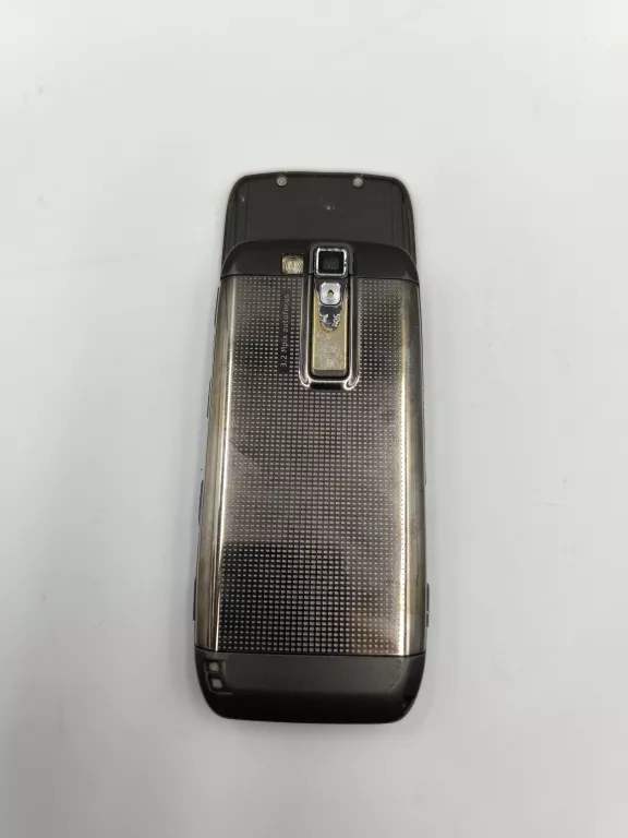 telefon-nokia-e66-rozsuwana-z-ladowarka-przekatna-ekranu-240