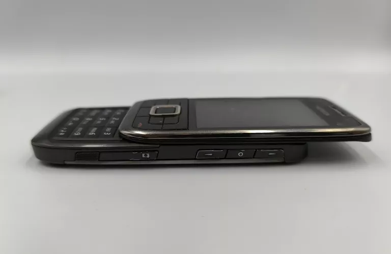 telefon-nokia-e66-rozsuwana-z-ladowarka-typ-202685-212933