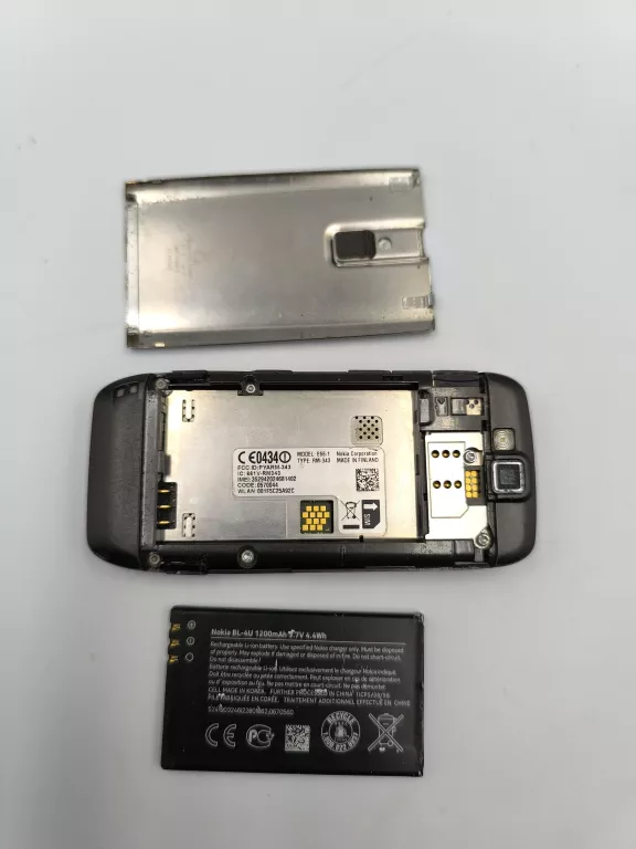 telefon-nokia-e66-rozsuwana-z-ladowarka-wbudowana-pamiec-202869-214229