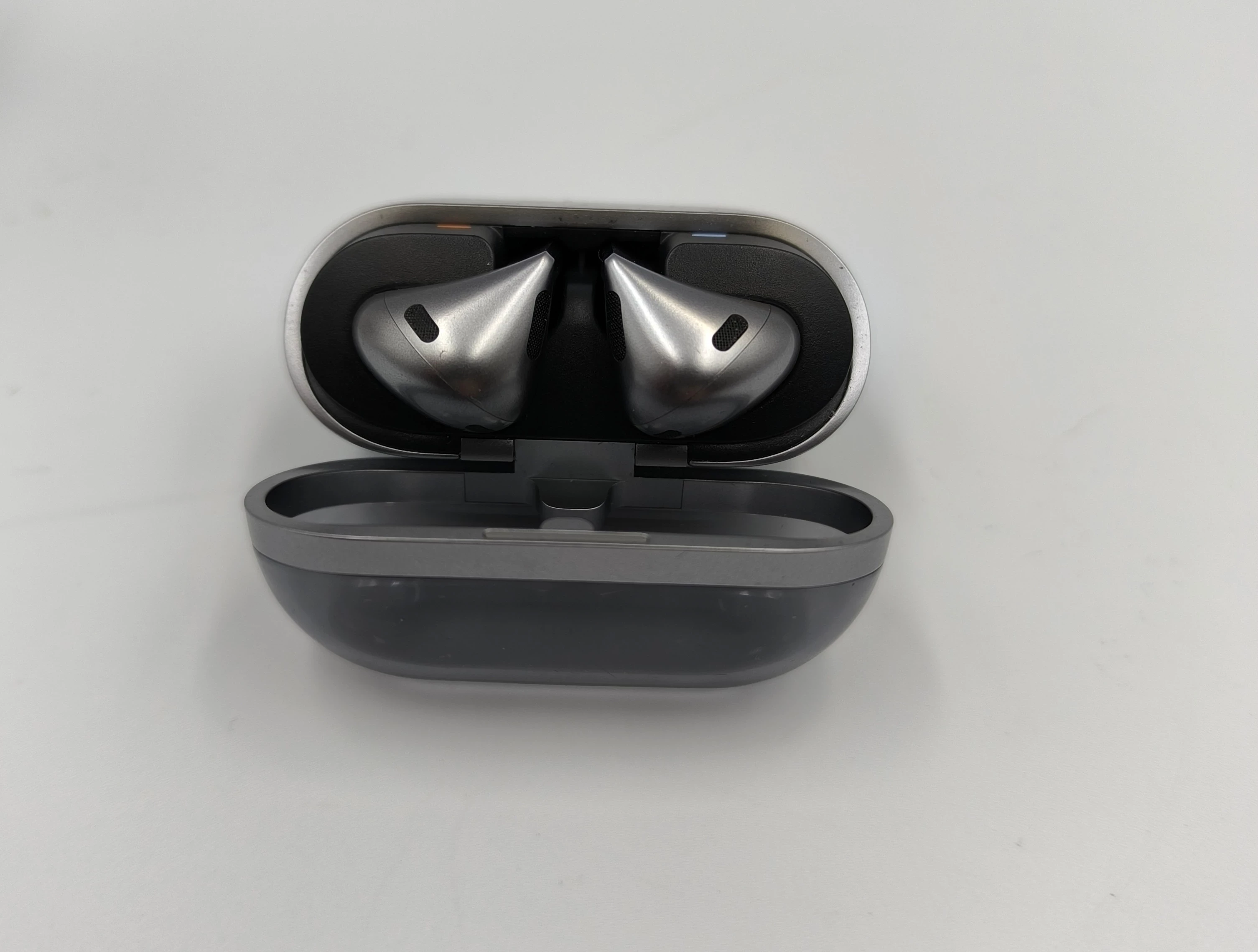 sluchawki-samsung-galaxy-buds3-silver-stan-11323-2