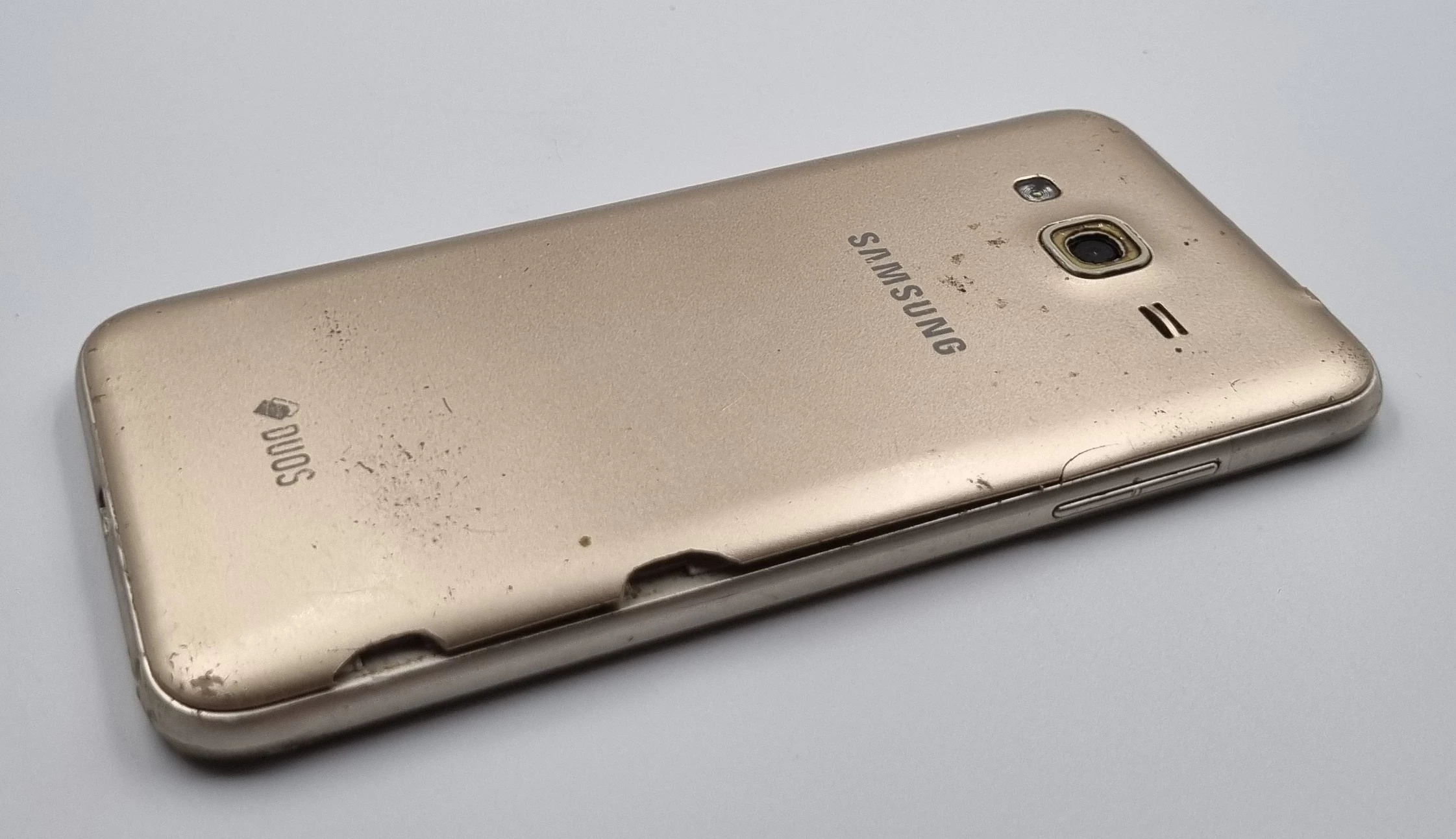 telefon-samsung-galaxy-j3-ean-gtin-8806088226378