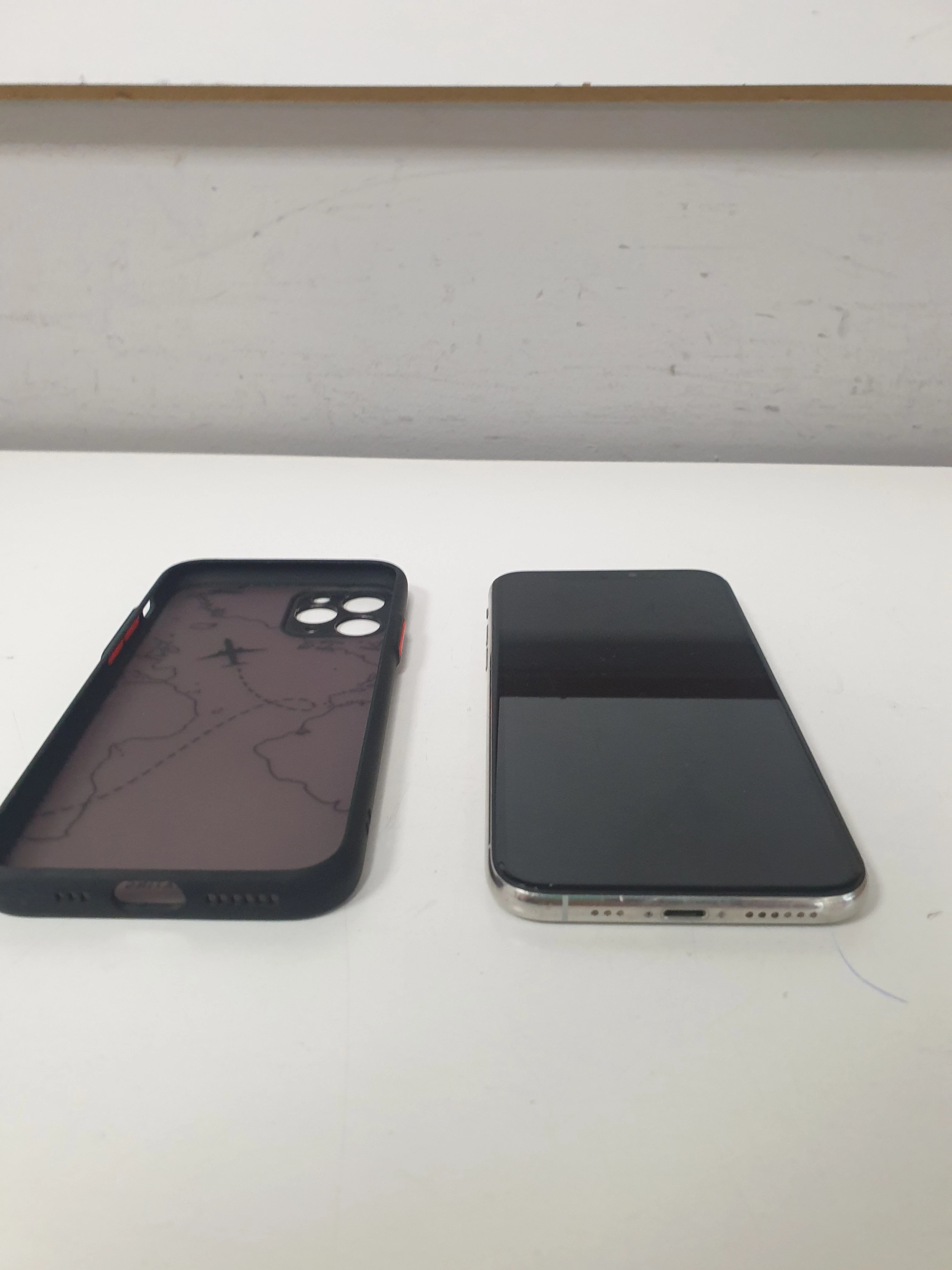 telefon-iphone-11-pro-265-gb-kondycja73-opis-nie-wlacza-sie-jaworzynska-46-legnica-sj