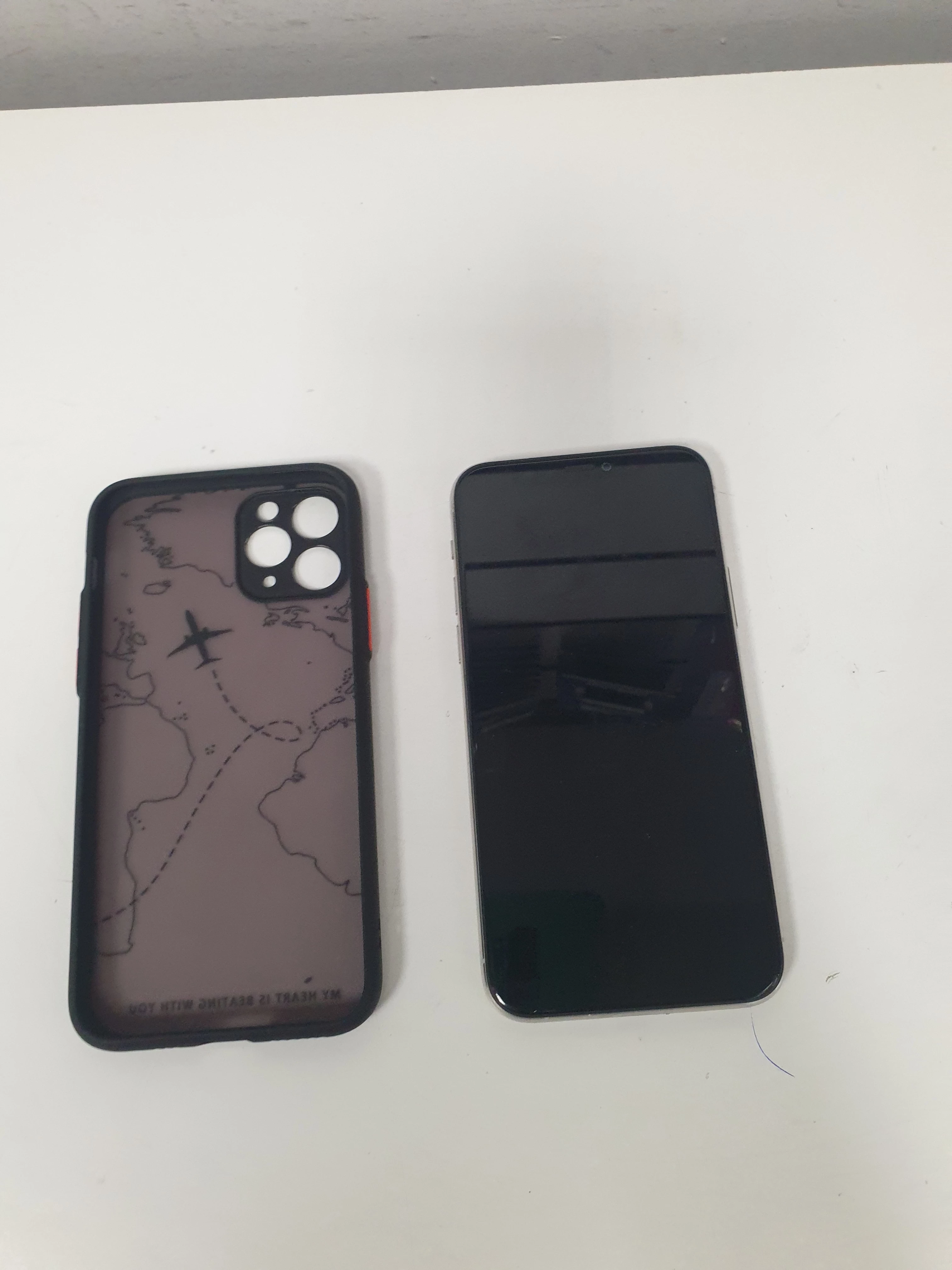 telefon-iphone-11-pro-265-gb-kondycja73-opis-nie-wlacza-sie-ean-gtin-190199225954