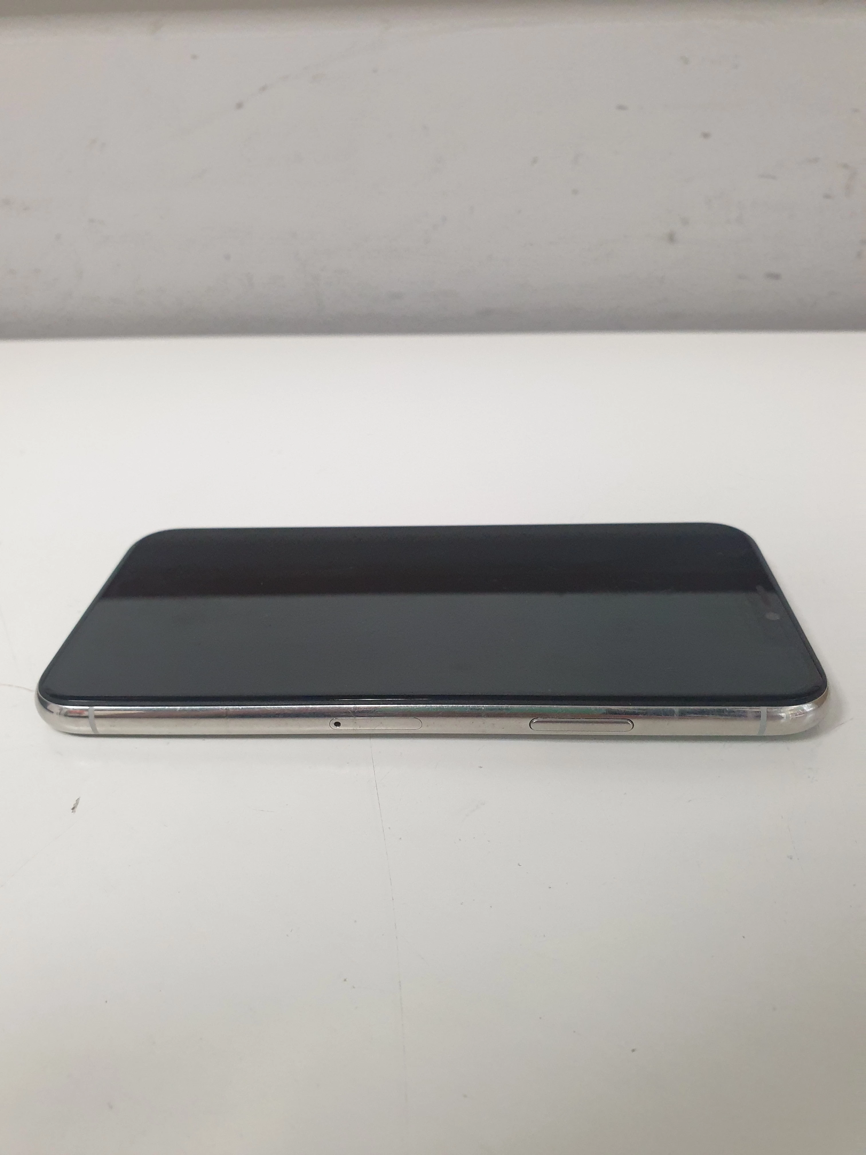 telefon-iphone-11-pro-265-gb-kondycja73-opis-nie-wlacza-sie-kod-producenta-mwc92pma