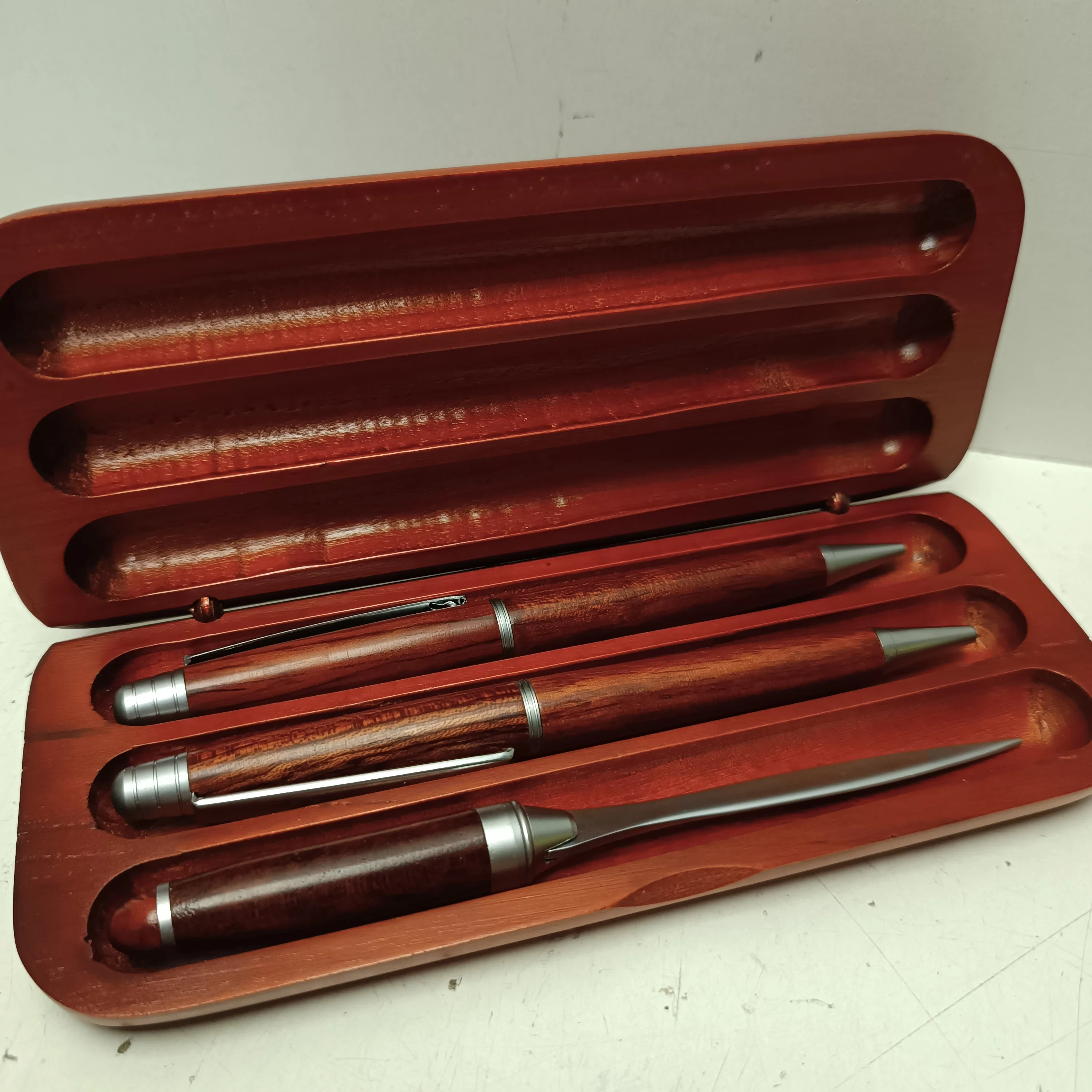 zestaw-dlugopisolowek-nozyk-do-kopert-osiedle-teatralne-3u15-krakow