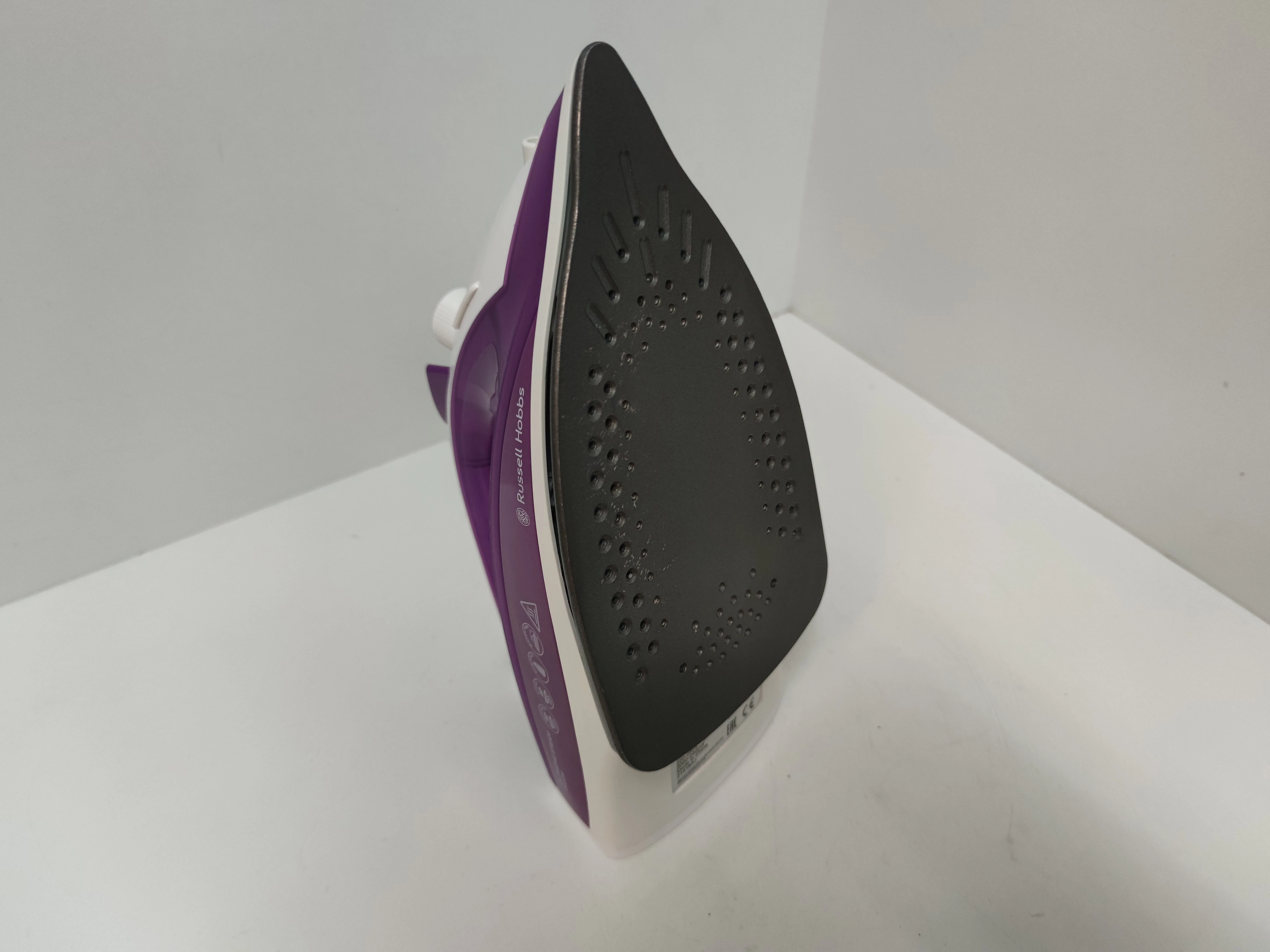 zelazko-russell-hobbs-23062-kolor-dominujacy-129357-12