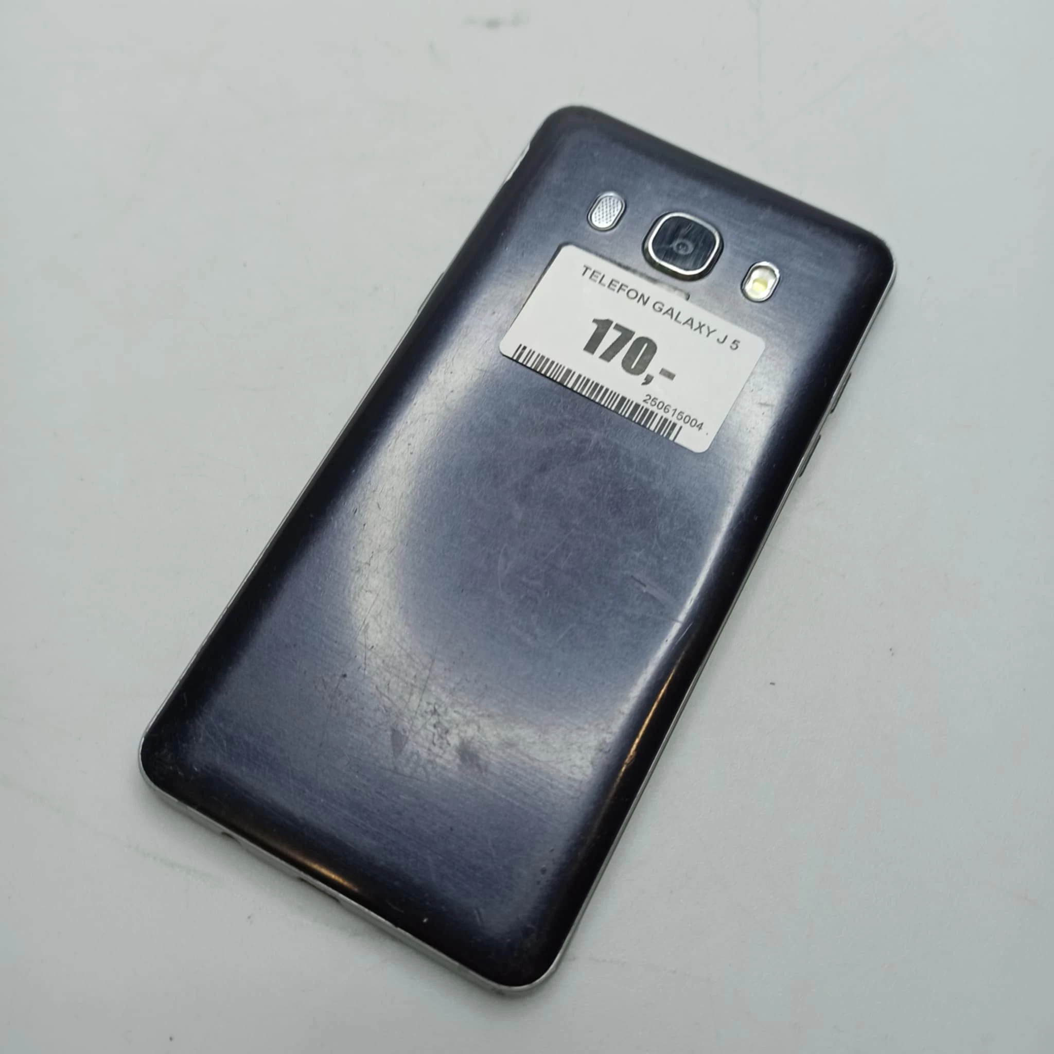 telefon-galaxy-j-5-przekatna-ekranu-500