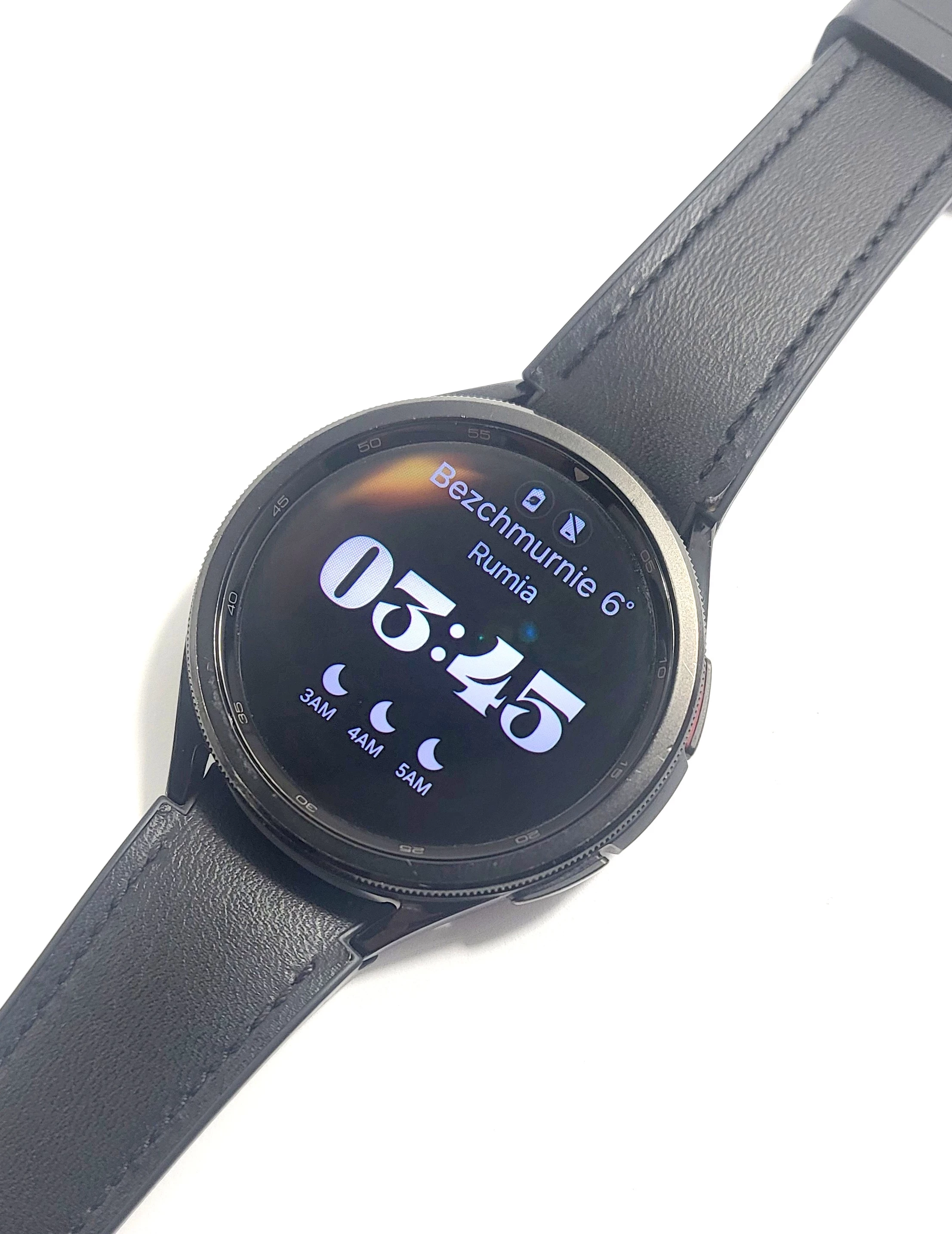 smartwatch-samsung-galaxy-watch-6-classic-komplet-opis-material-koperty-212886-258014