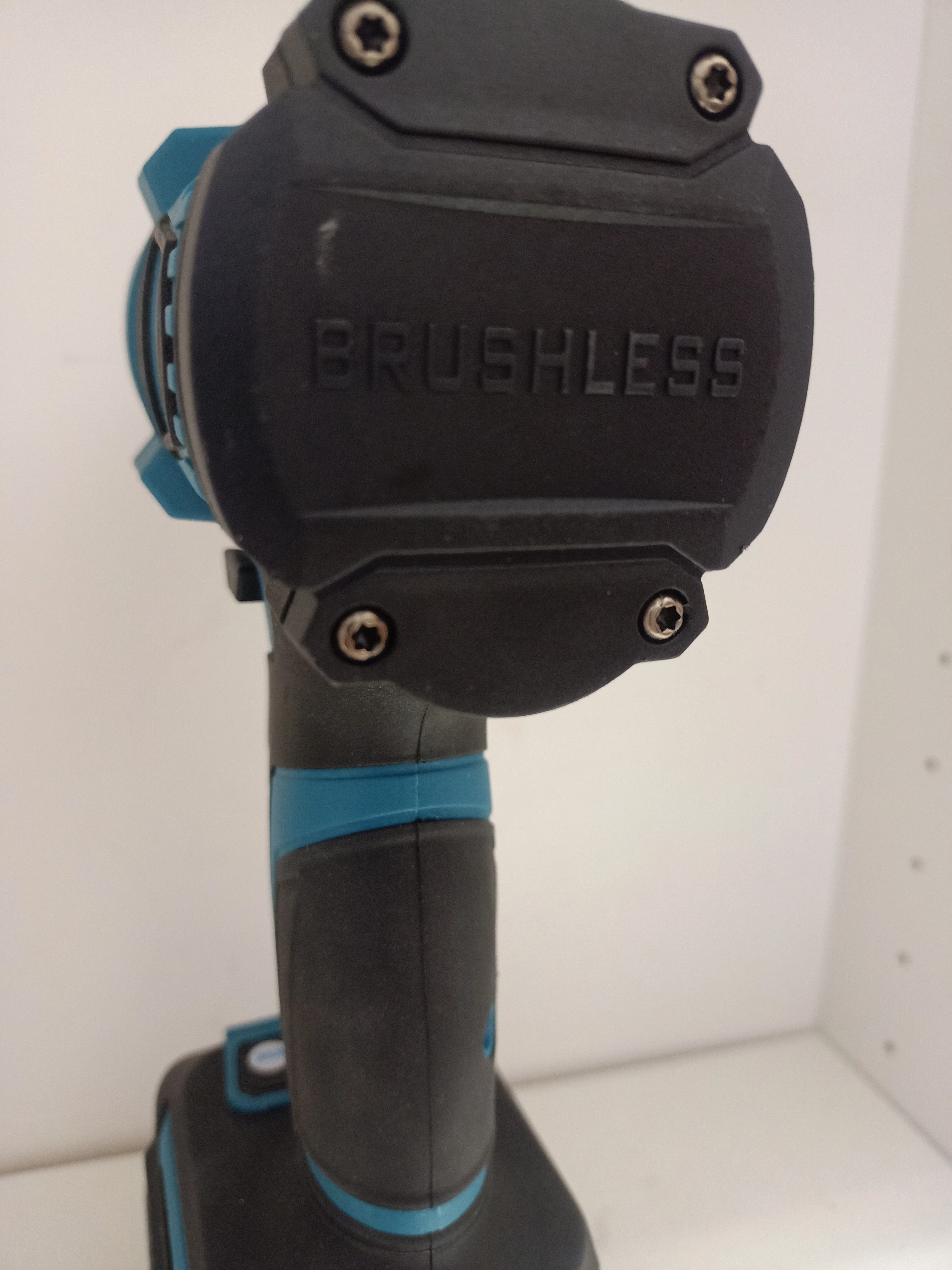 klucz-udarowy-akumulatorowy-brushless-stan-11323-2