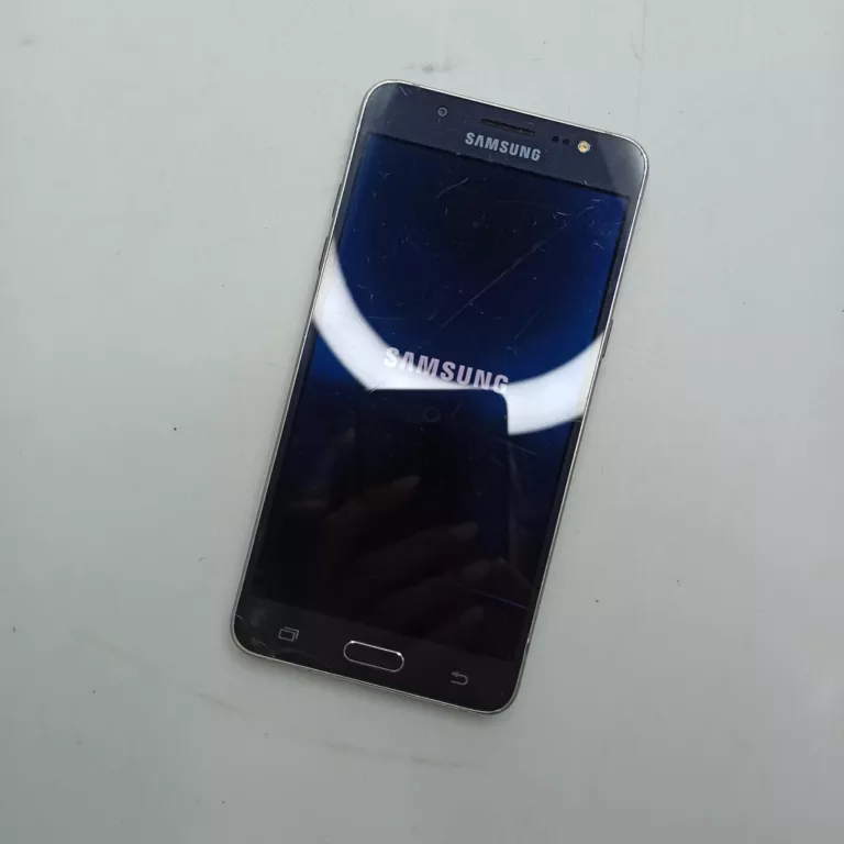 telefon-galaxy-j-5-kod-producenta-j500f