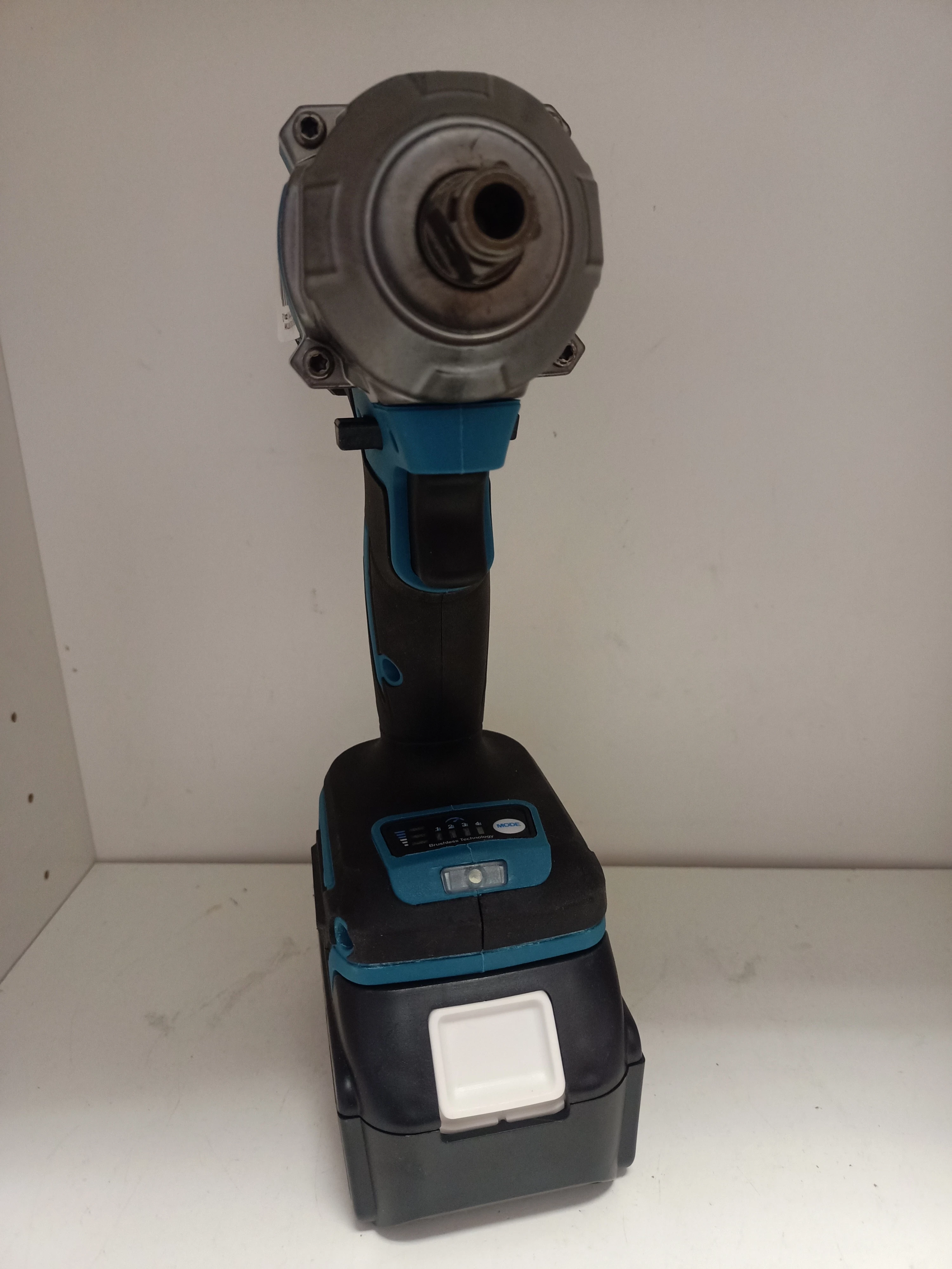 klucz-udarowy-akumulatorowy-brushless-rozmiar-trzpienia-248160-863071