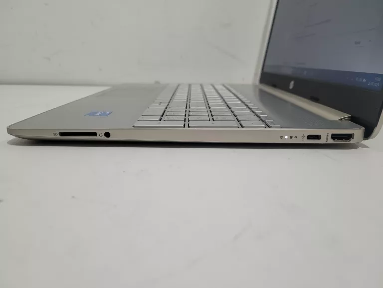 LAPTOP 15,6" HP MODEL 15S-FQ2241NW