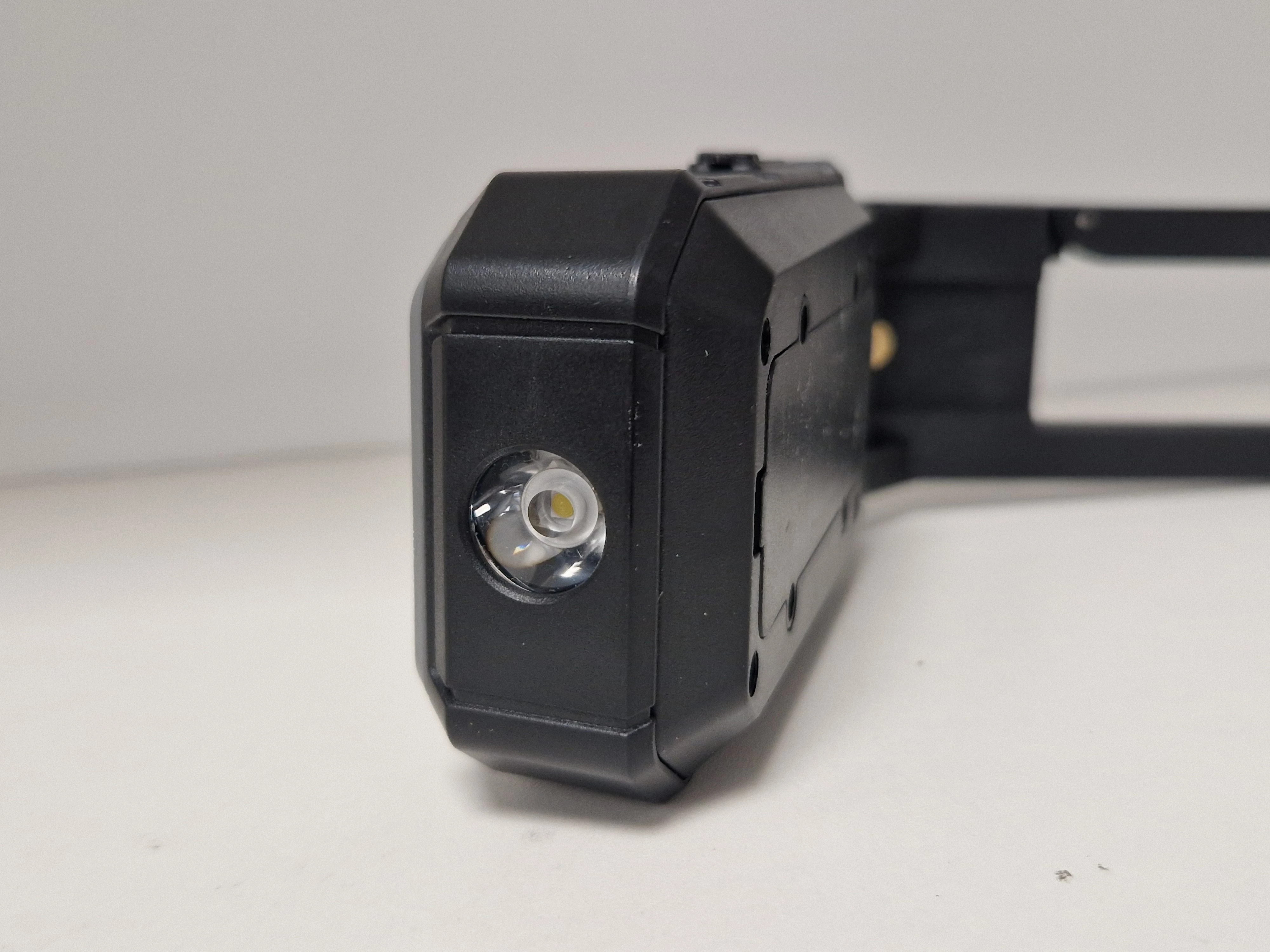 lampka-z-karabinczykiem-rodzaj-16428-3