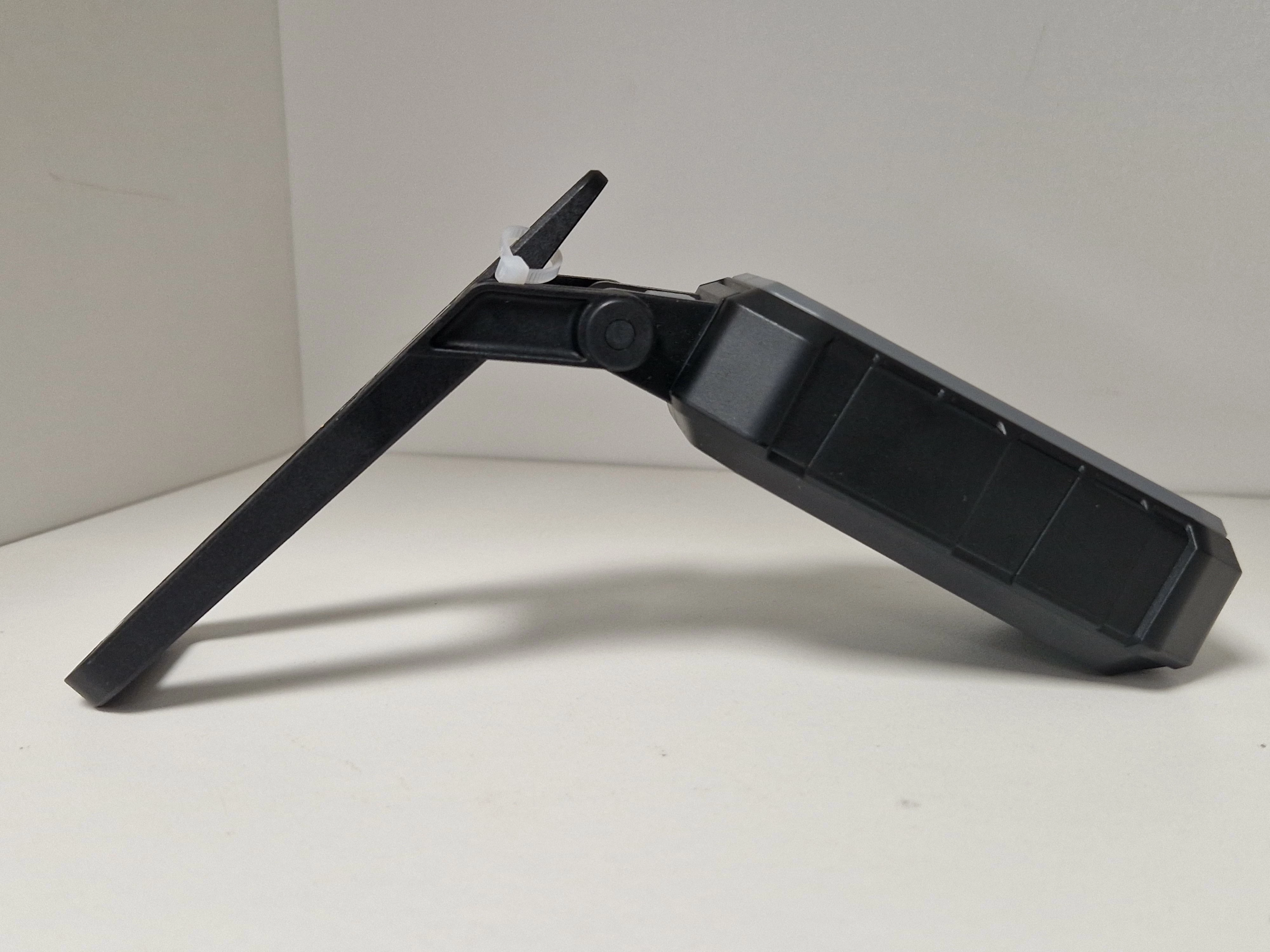 lampka-z-karabinczykiem-kolor-dominujacy-205826-225046