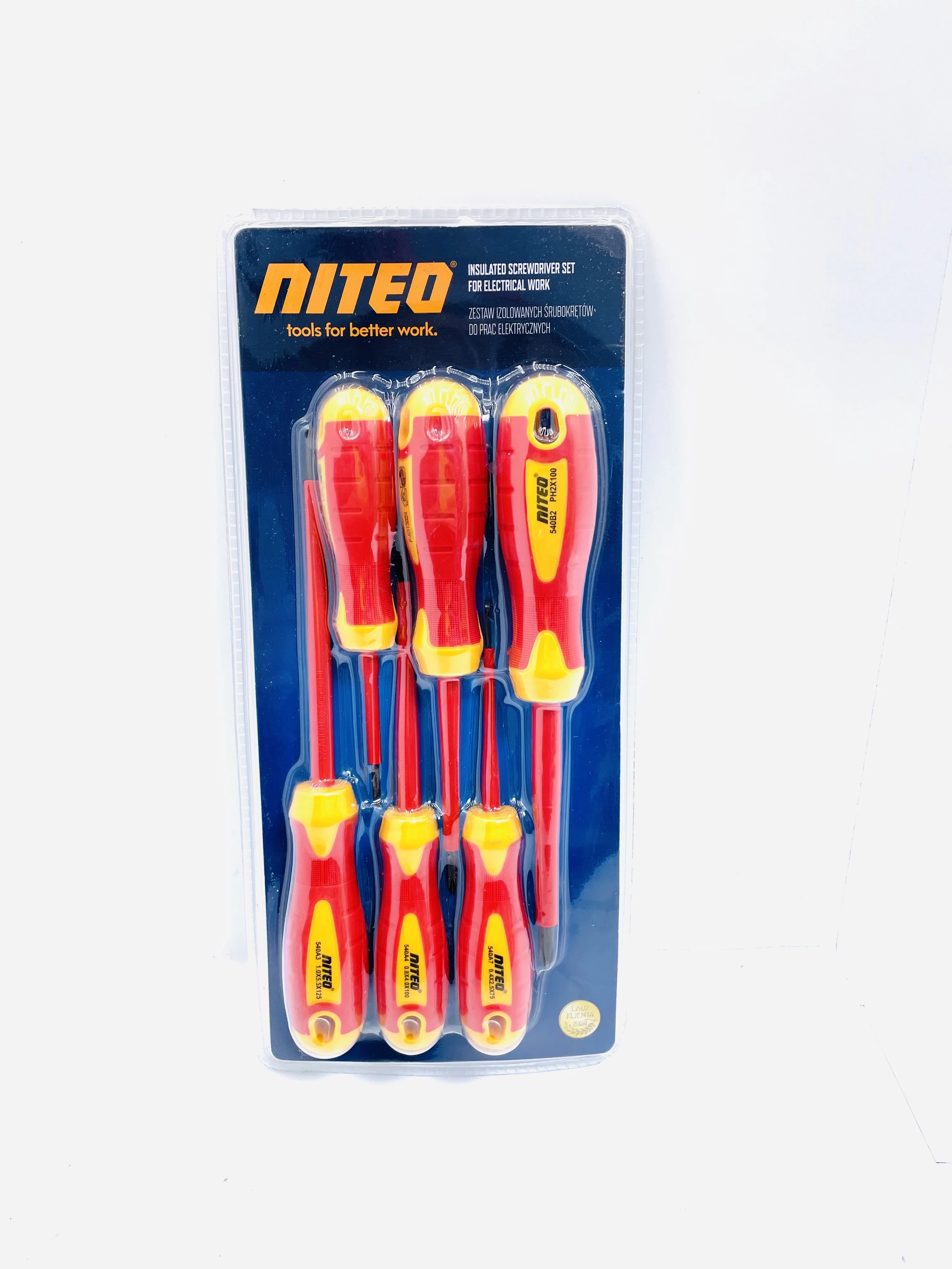 zestaw-izolowanych-srubokretow-do-prac-elektrycznych-niteo-6-elementow-staromiejska-6-jawor-sj