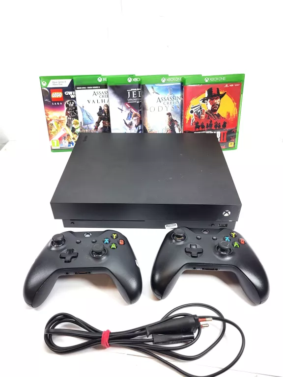 KONSOLA XBOX ONE X 1TB + 2XPAD + GRY
