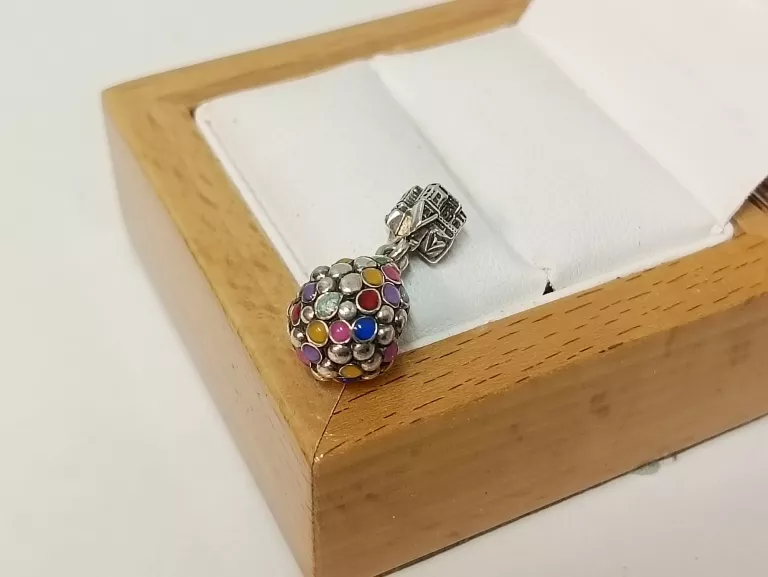 PIĘKNY CHARMS PANDORA DOM ODLOT
