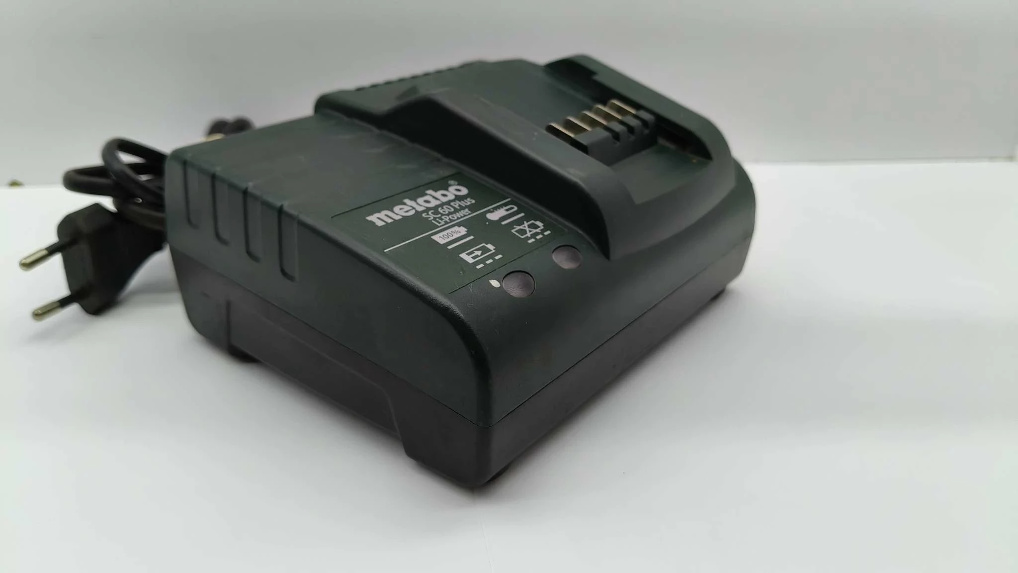 ladowarka-metabo-sc60-plus-li-power-stan-11323-2