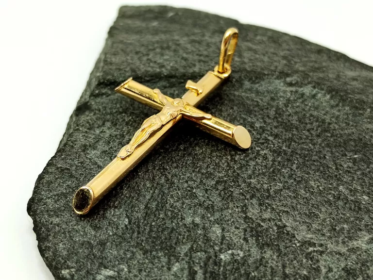 ZŁOTA ZAWIESZKA KRZYŻ 585 W3,67