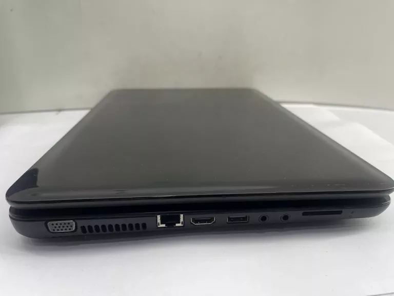 LAPTOP HP 2000-2D70NR