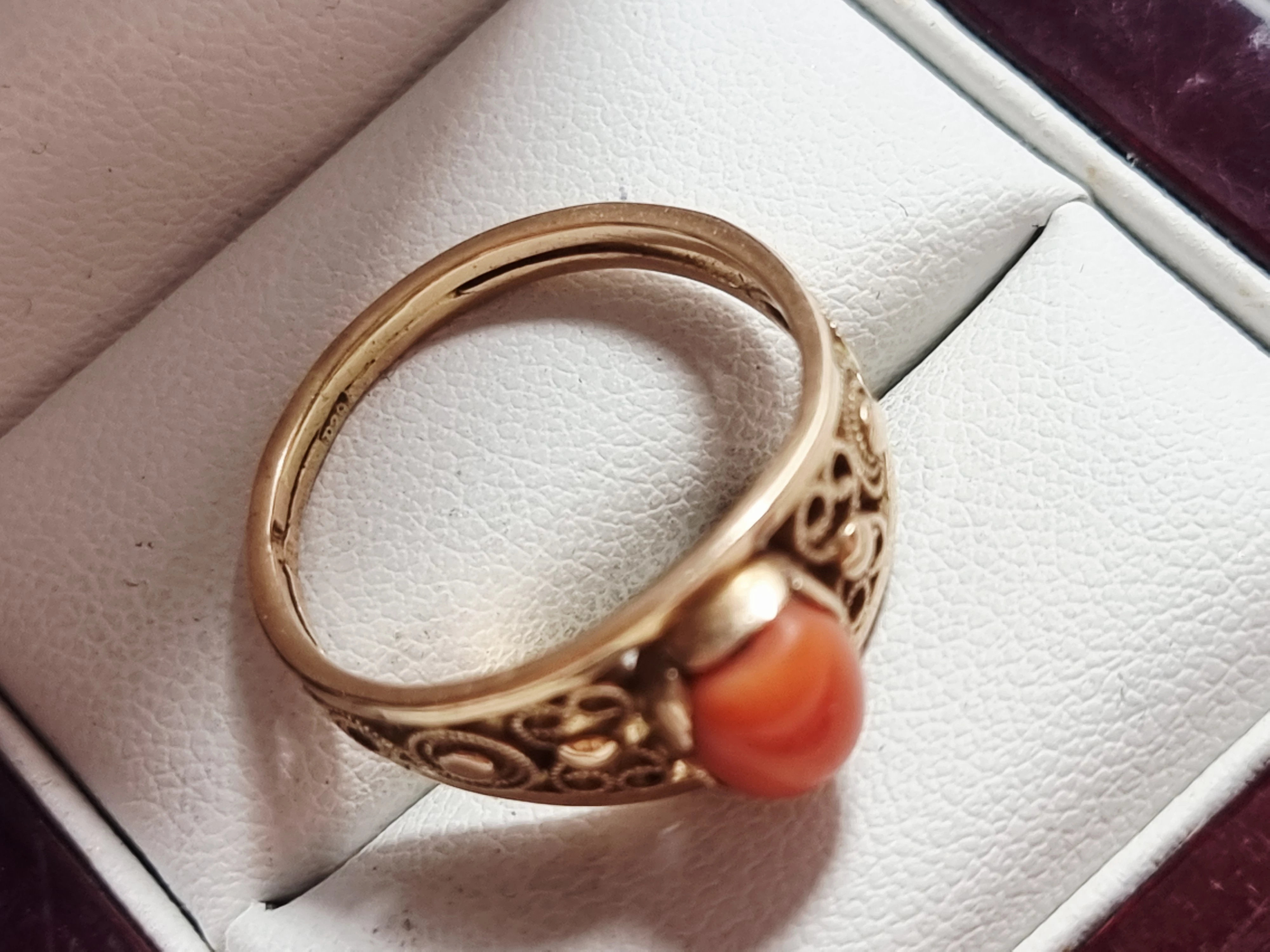 zloty-pierscionek-z-koralem-w383-pr585-rozmiarsrednica-wew-mm-372-19