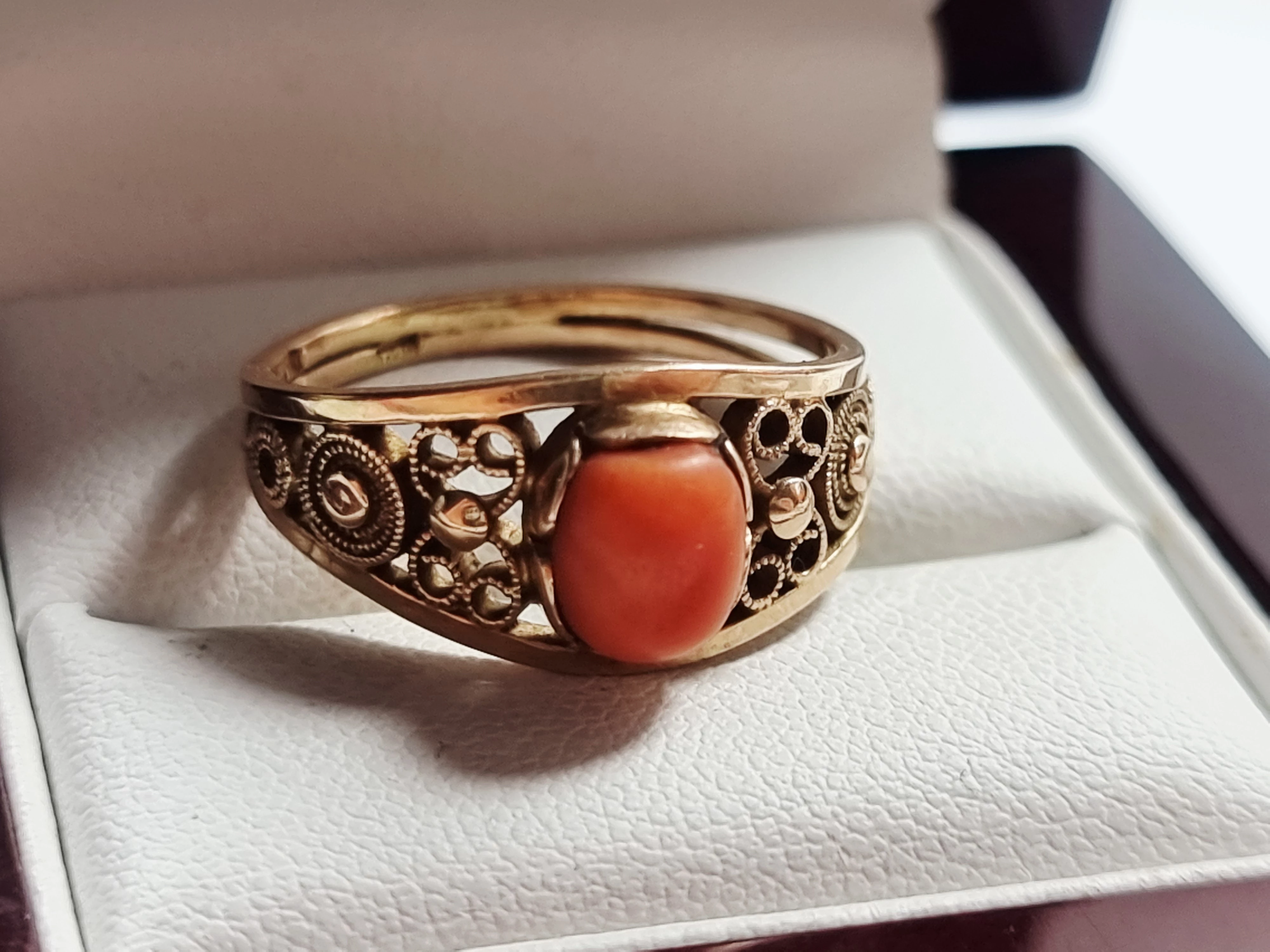 zloty-pierscionek-z-koralem-w383-pr585-material-15835-2