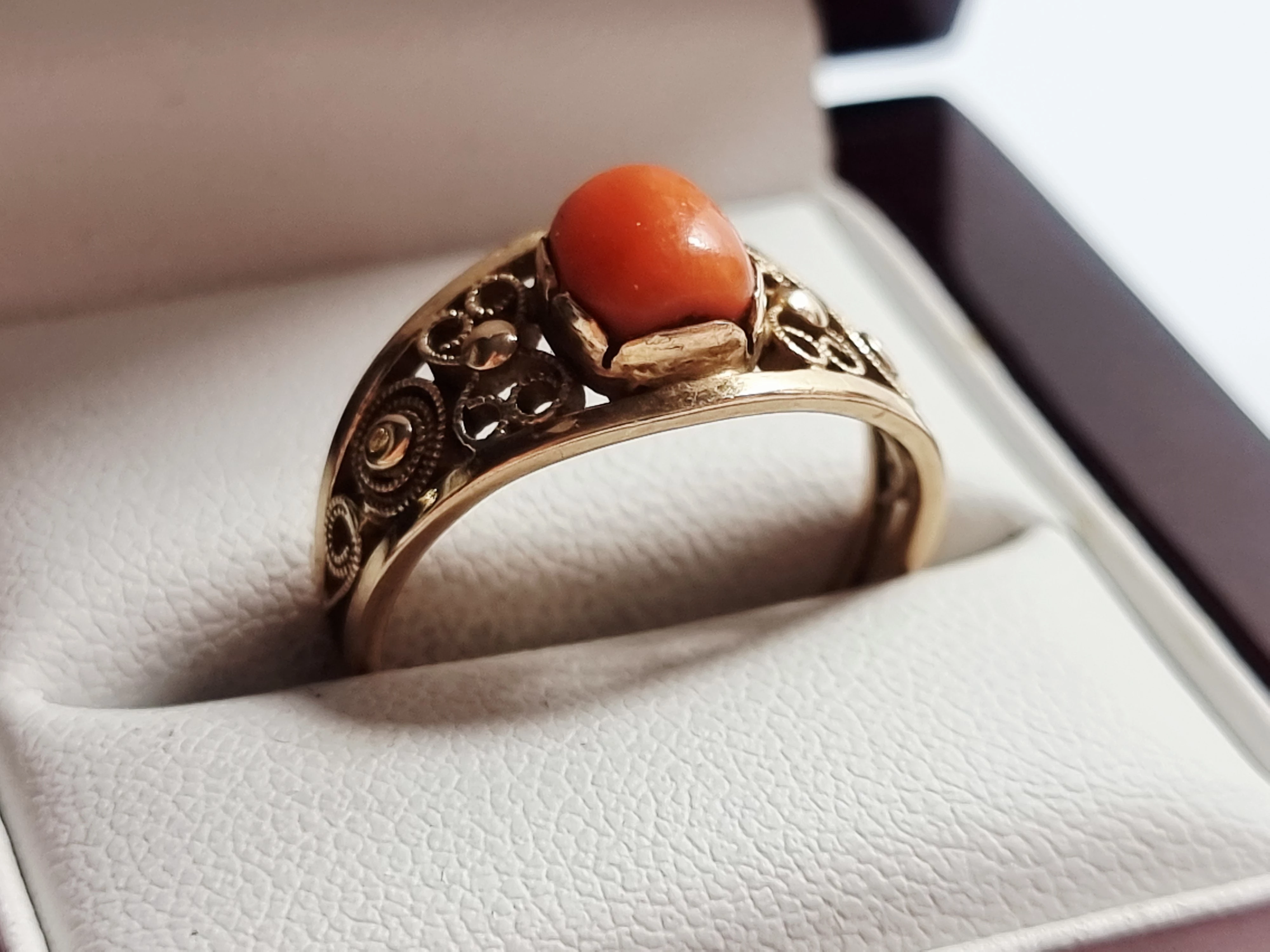 zloty-pierscionek-z-koralem-w383-pr585-pulawska-26-warszawa