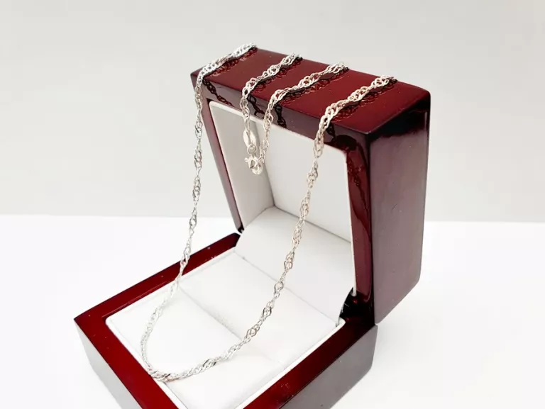 ŚLICZNY ZAKRĘCONY SREBRNY ŁAŃCUSZEK P925 2,28 G 49 CM