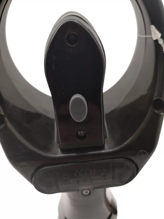 wiatrak-ze-spryskiwaczem-mgielka-wiatraczek-wentylator-podreczny-podrozny-stan-11323-2