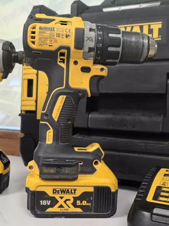 ZESTAW DEWALT DCK268 WKRĘTARKA DCD791 + ZAKRĘTARKA DCF887 3X AKU