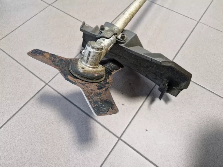 KOSA SPALINOWA STIGA SBC 232 D 32,6 CM3 0,90 KW