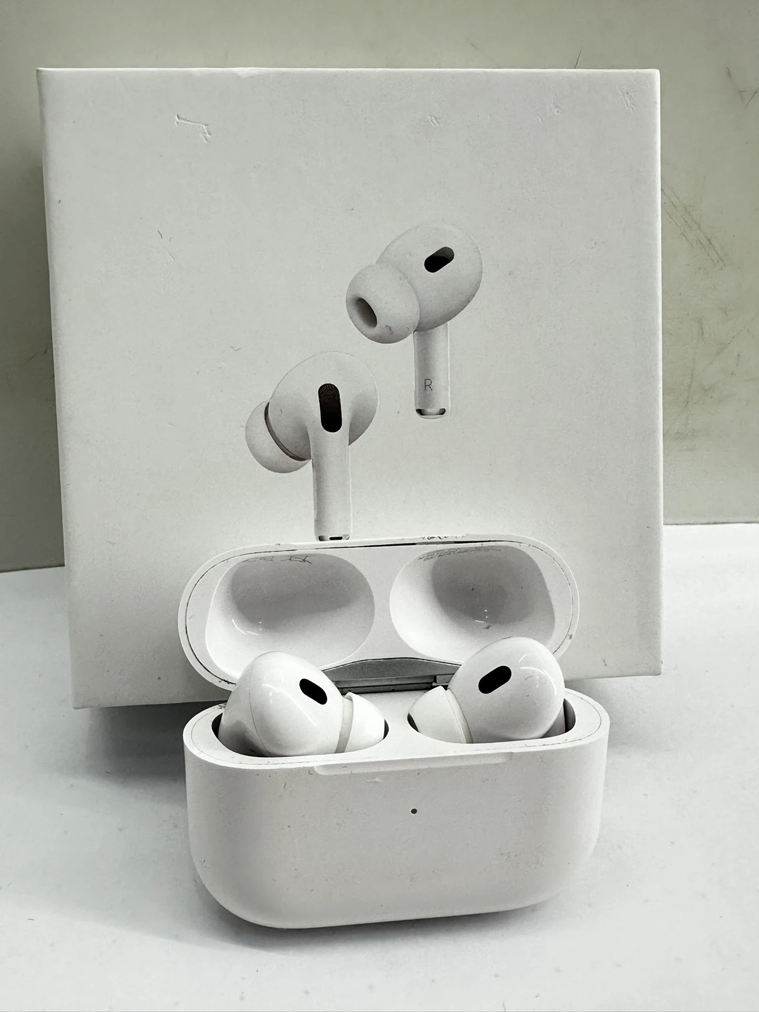 sluchawki-apple-airpods-pro-2-gen-komplet-repliki-tysiaclecia-3539-skarzysko-kamienna