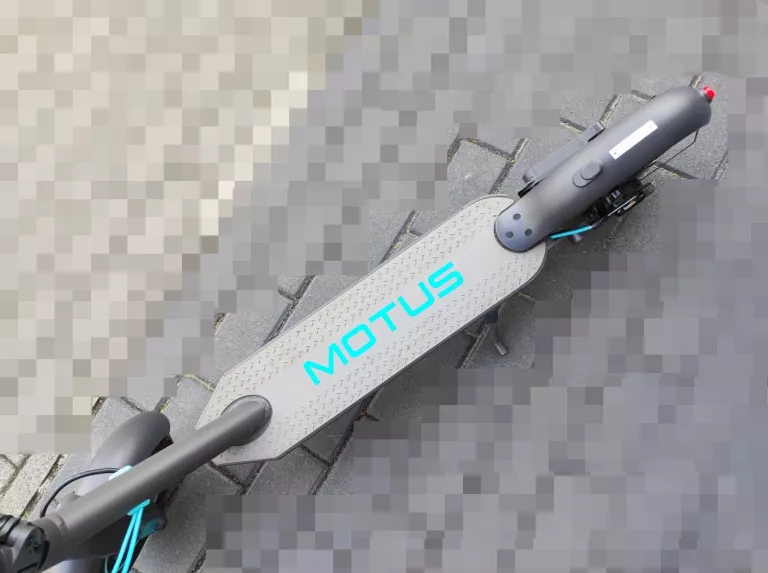 HULAJNOGA MOTUS SCOOTY 10 LITE GEN 5 GWARANCJA ŁADNA KOMPLET